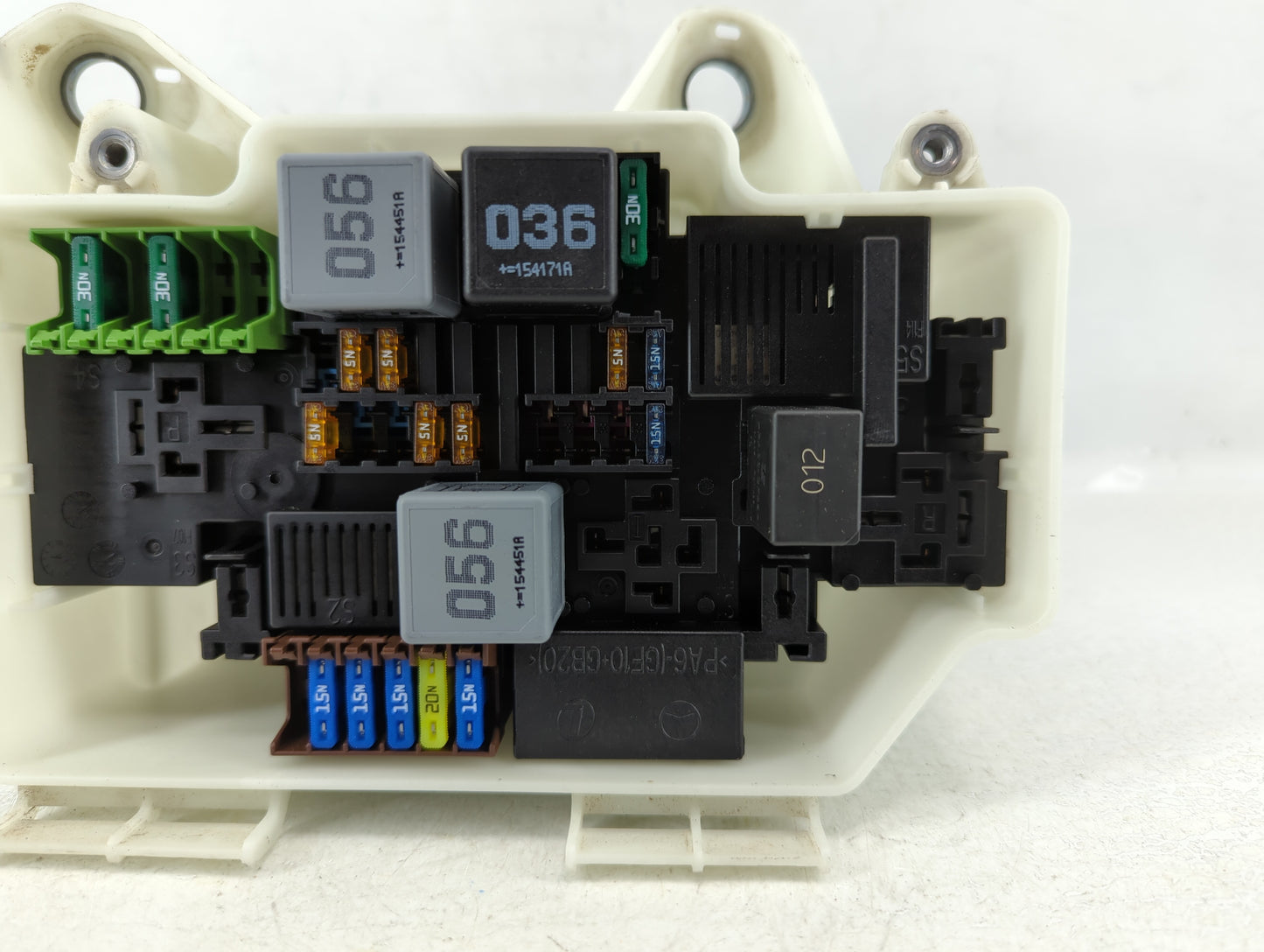2015-2017 Mercedes-Benz C300 Fusebox Fuse Box Panel Relay Module P/N:>PP-GF35< A 205 540 00 82 Fits Fits 2015 2016 2017 OEM 
