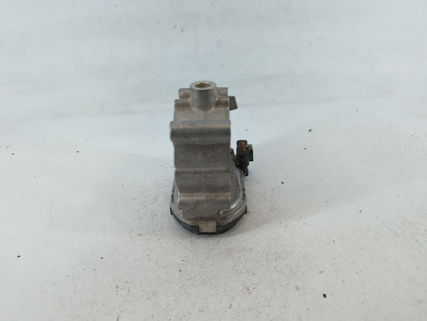 2015-2018 Mercedes-Benz C300 Throttle Body P/N:0 280 750 541 A 270 141 00 25 Fits OEM Used Auto Parts - Oemusedautoparts1.co
