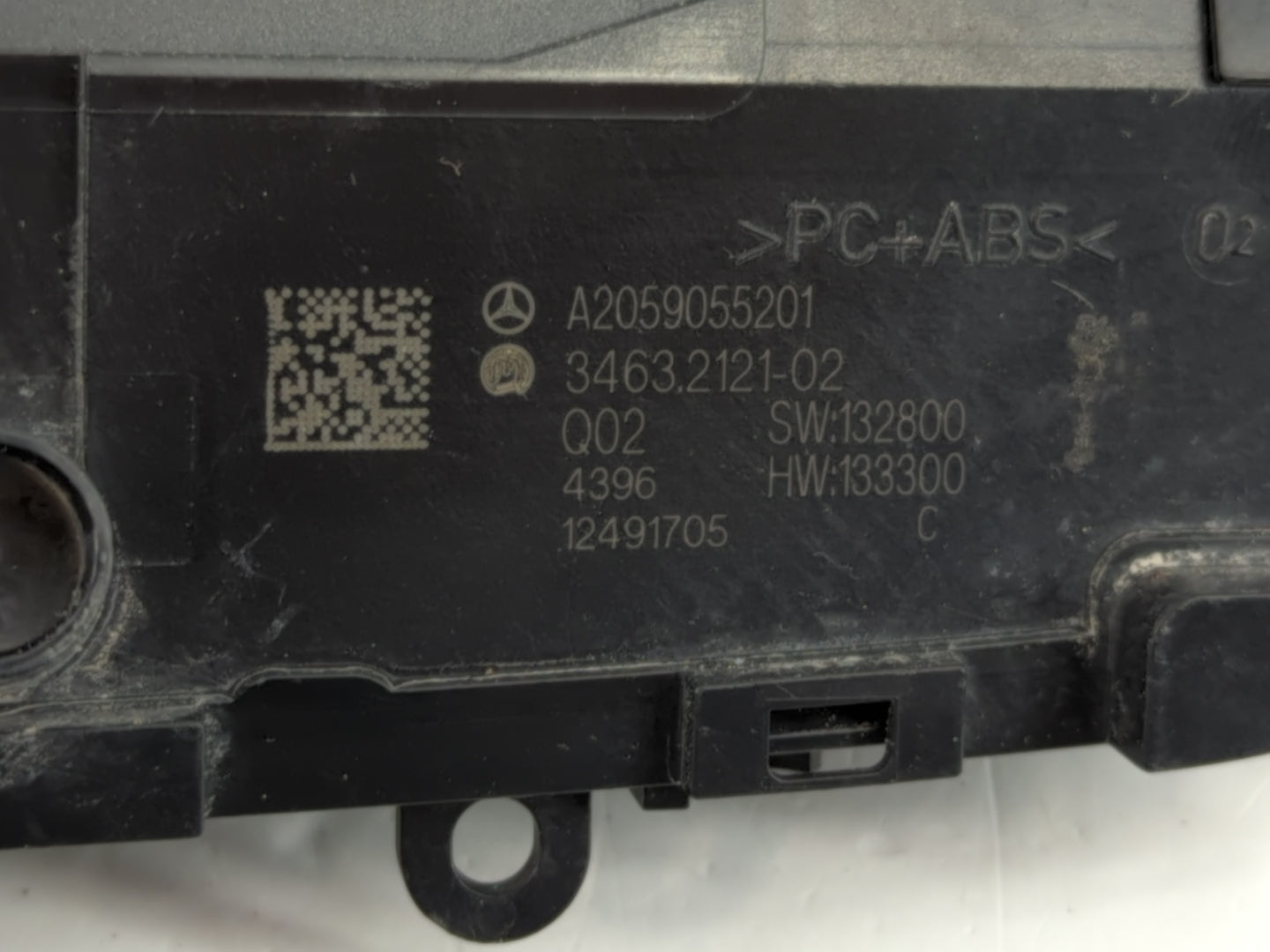2015 Mercedes-Benz C300 Radio AM FM Cd Player Receiver Replacement P/N:34632121-02 A2059055201 Fits Fits 2016 2017 2018 2019