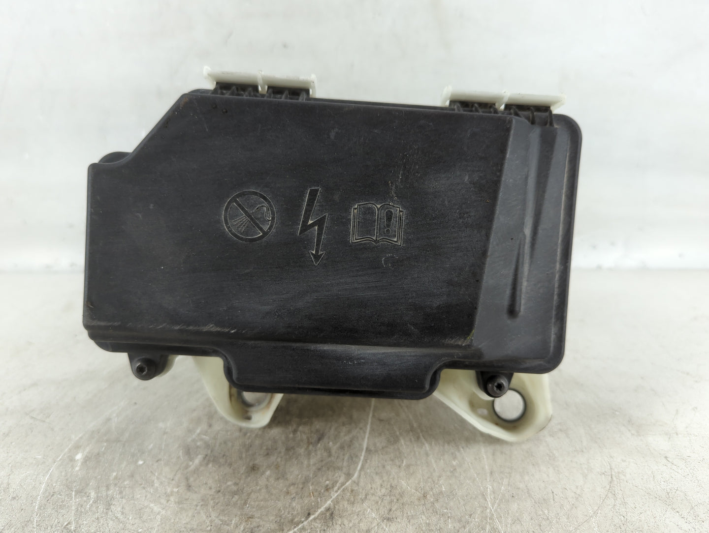 2015-2017 Mercedes-Benz C300 Fusebox Fuse Box Panel Relay Module P/N:>PP-GF35< A 205 540 00 82 Fits Fits 2015 2016 2017 OEM 