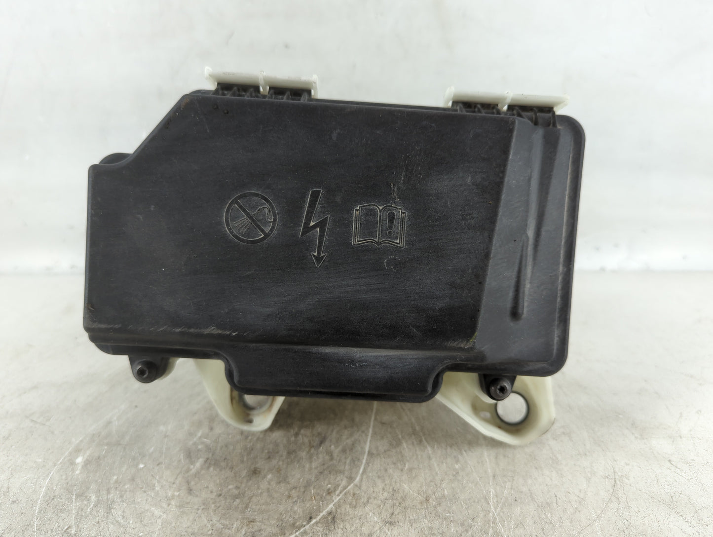 2015-2017 Mercedes-Benz C300 Fusebox Fuse Box Panel Relay Module P/N:>PP-GF35< A 205 540 00 82 Fits Fits 2015 2016 2017 OEM 