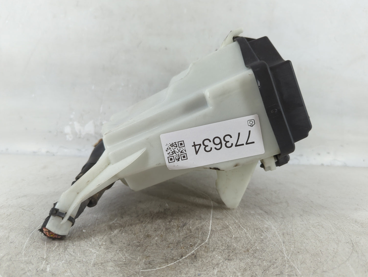 2015-2017 Mercedes-Benz C300 Fusebox Fuse Box Panel Relay Module P/N:>PP-GF35< A 205 540 00 82 Fits Fits 2015 2016 2017 OEM 
