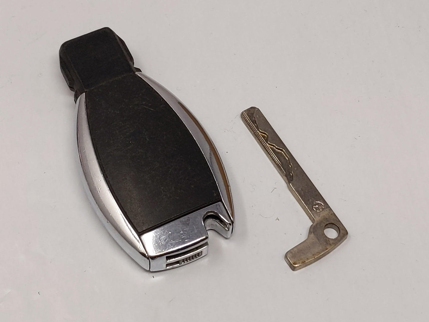 Mercedes-Benz Keyless Entry Remote Fob Iyzdc07 4 Buttons - Oemusedautoparts1.com