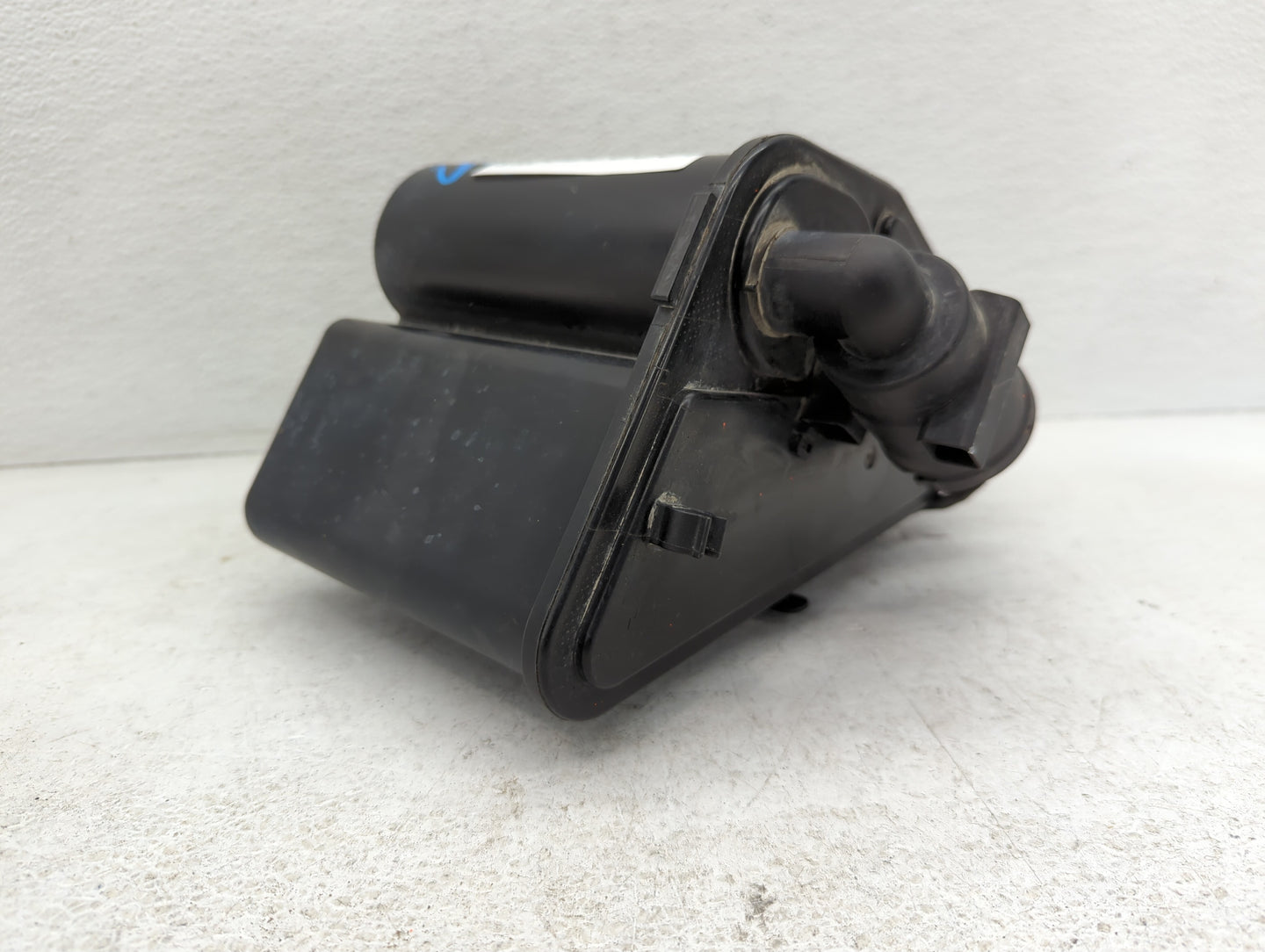 2015 Mercedes-benz Cla250 Fuel Vapor Charcoal Canister 1082250 - Oemusedautoparts1.com