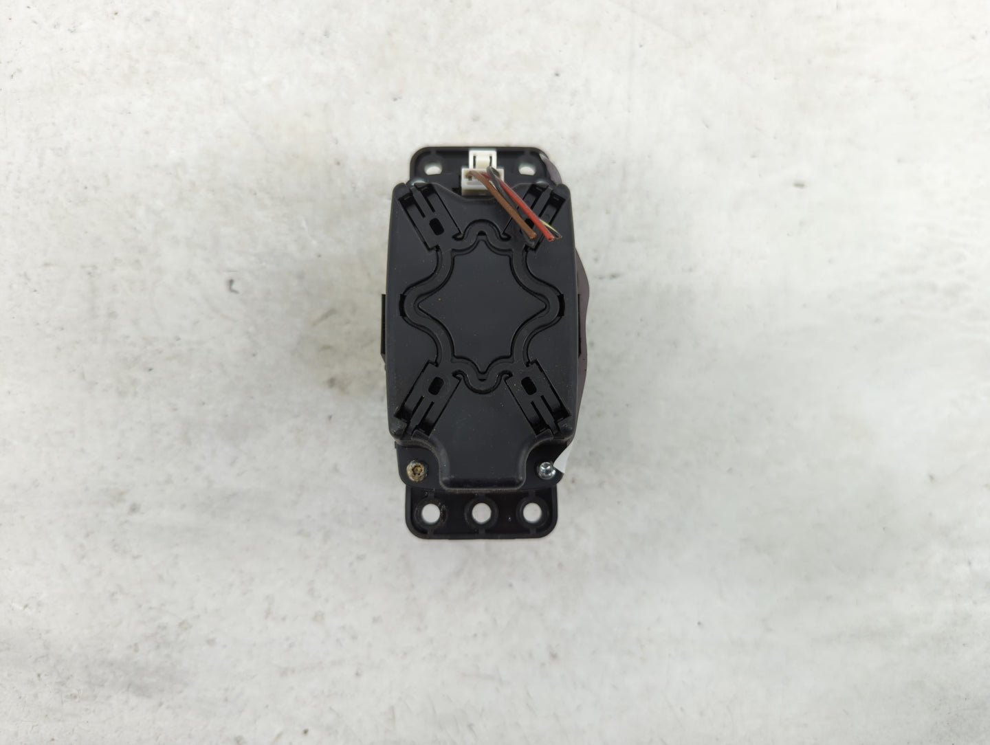 2014-2016 Mercedes-Benz Cla250 Radio AM FM Cd Player Receiver Replacement P/N:A2469005615 A2469010706 Fits OEM Used Auto Par