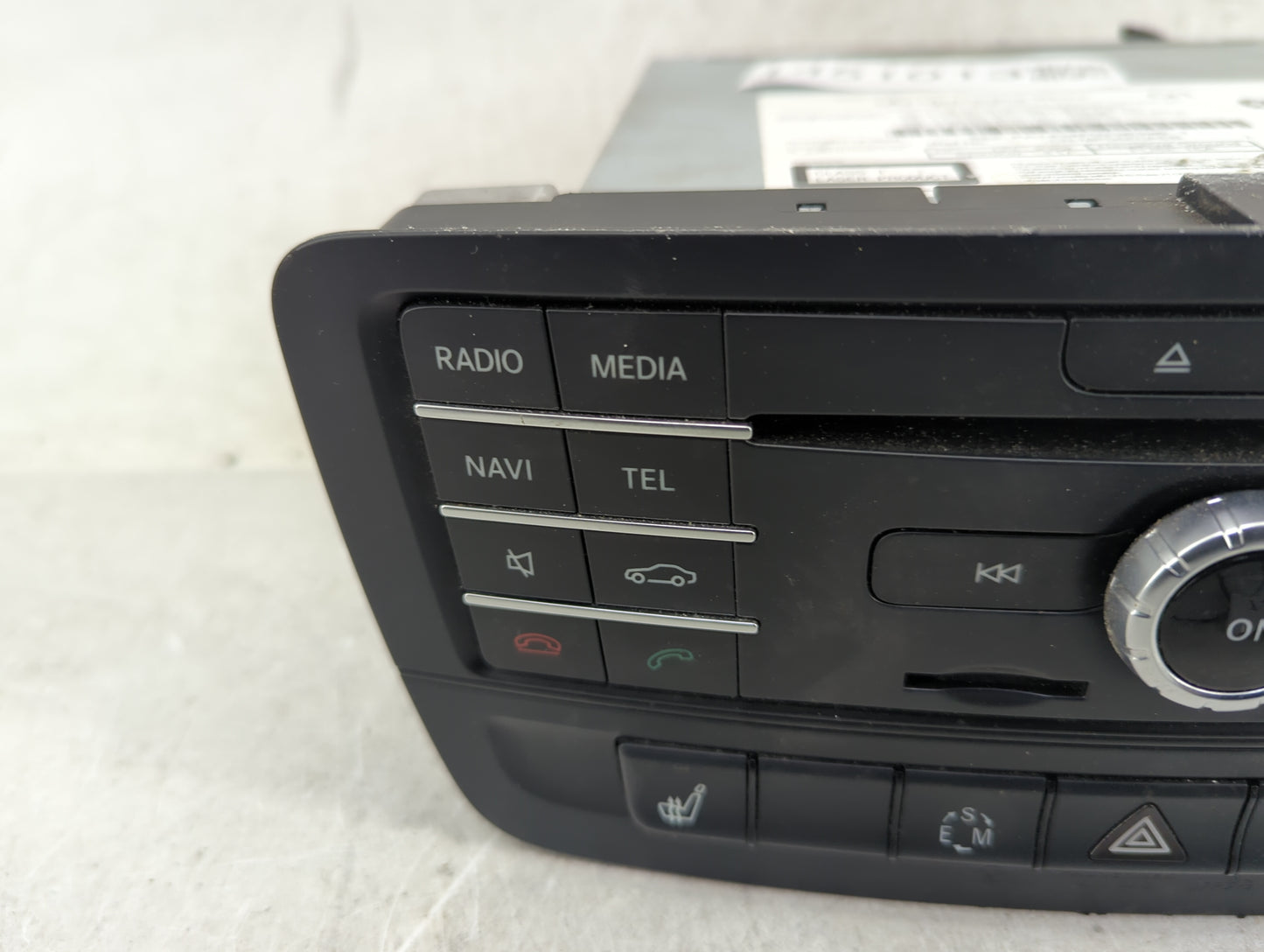 2015 Mercedes-Benz Cla250 Radio AM FM Cd Player Receiver Replacement P/N:A2469005513 CN-MP54E0AEB, A2469015513, A2469025202 