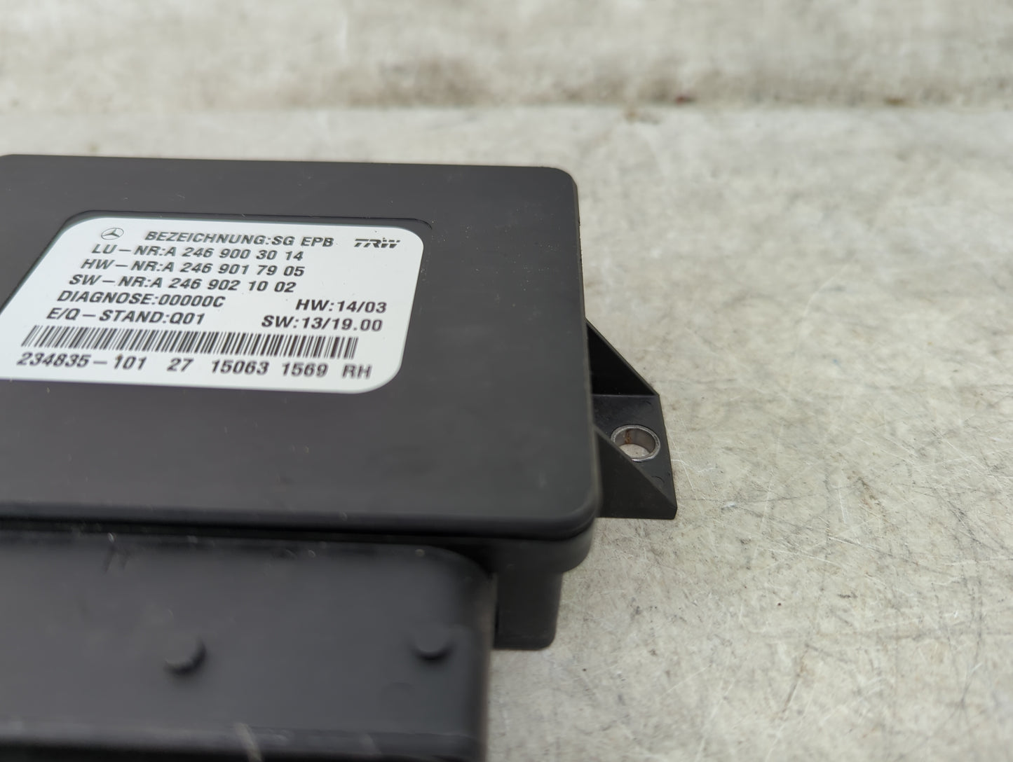 2014 Mercedes-benz Cla250 Body Control Module Bcm Inner Cabin Fuse Box - Oemusedautoparts1.com