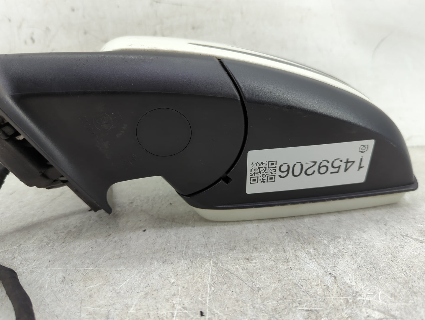 2014-2016 Mercedes-Benz Cla250 Driver Side View Mirror - Left Door Mirror OEM Used - Oemusedautoparts1.com