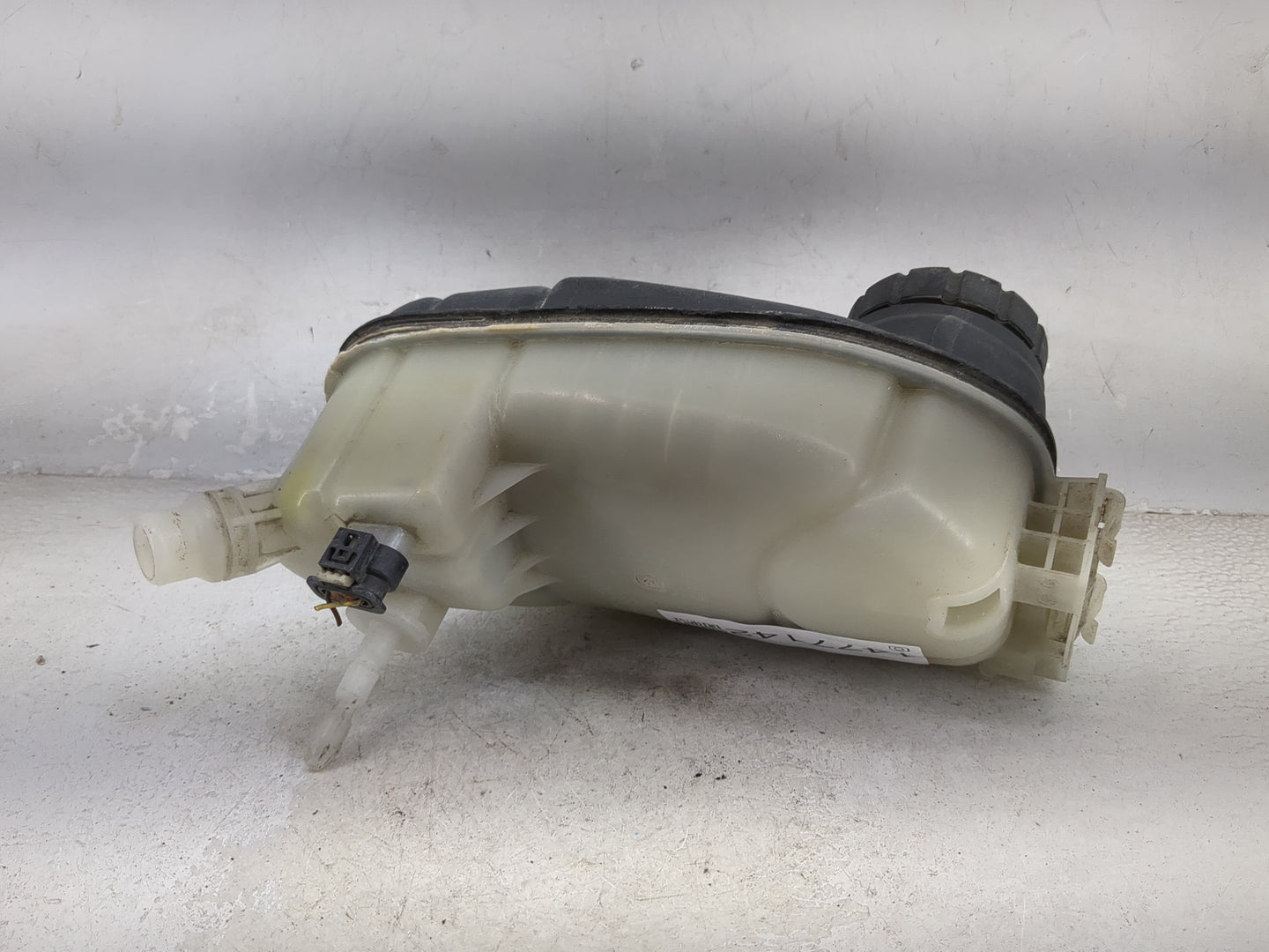 2014 Cla250 Radiator Coolant Overflow Expansion Tank Bottle - Oemusedautoparts1.com