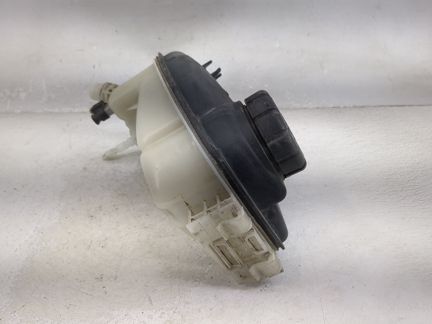 2014 Cla250 Radiator Coolant Overflow Expansion Tank Bottle - Oemusedautoparts1.com