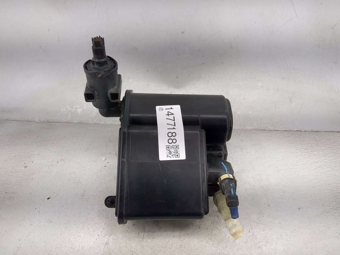 2015 Mercedes-benz Cla250 Fuel Vapor Charcoal Canister 1477188 - Oemusedautoparts1.com