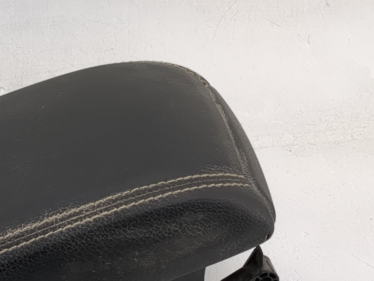 2015 Mercedes-Benz Cla250 Center Console Armrest Cover Lid Fits OEM Used Auto Parts - Oemusedautoparts1.com