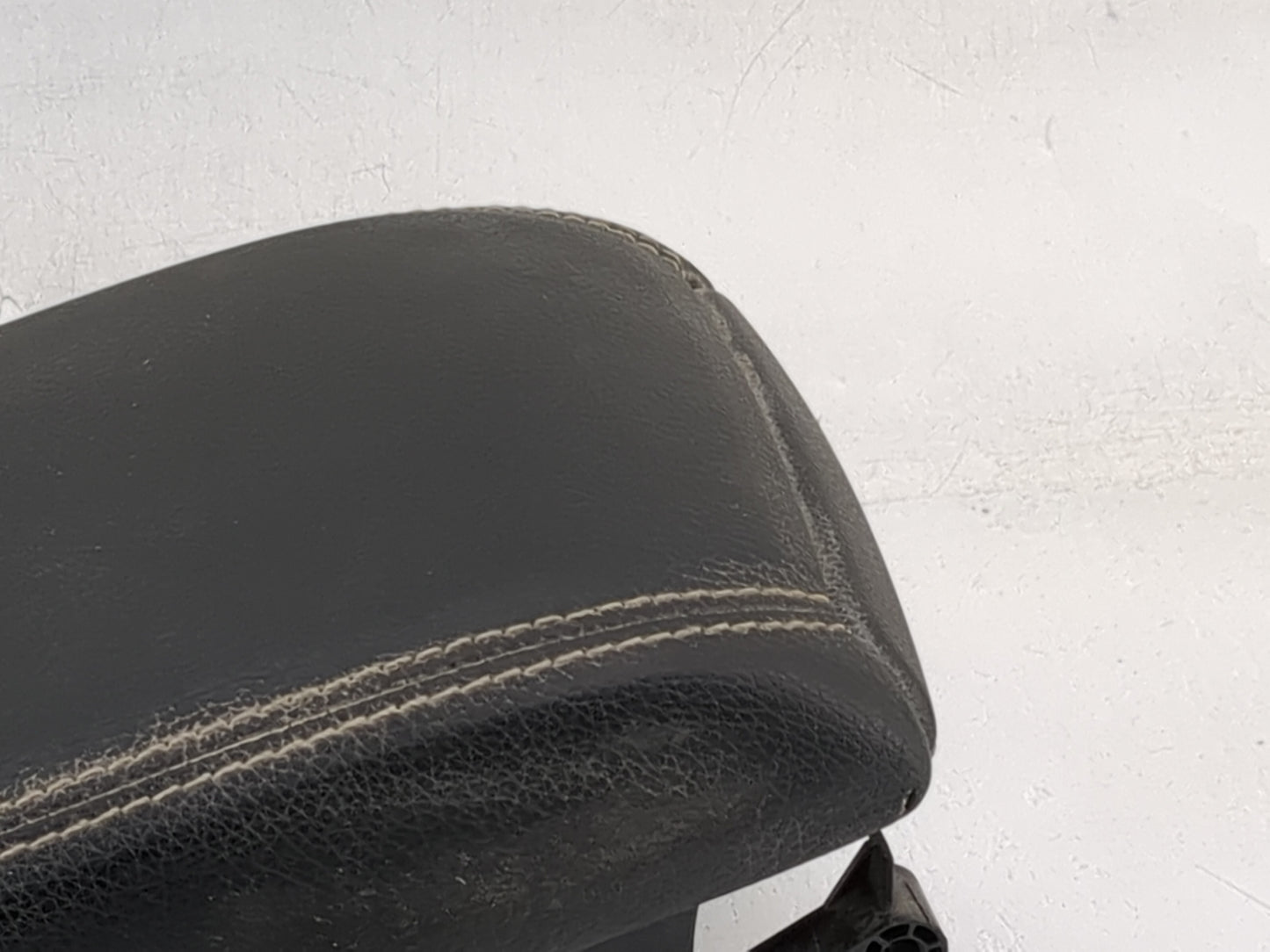 2015 Mercedes-Benz Cla250 Center Console Armrest Cover Lid Fits OEM Used Auto Parts - Oemusedautoparts1.com