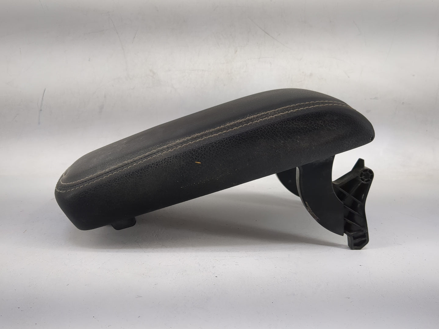 2015 Mercedes-Benz Cla250 Center Console Armrest Cover Lid Fits OEM Used Auto Parts - Oemusedautoparts1.com