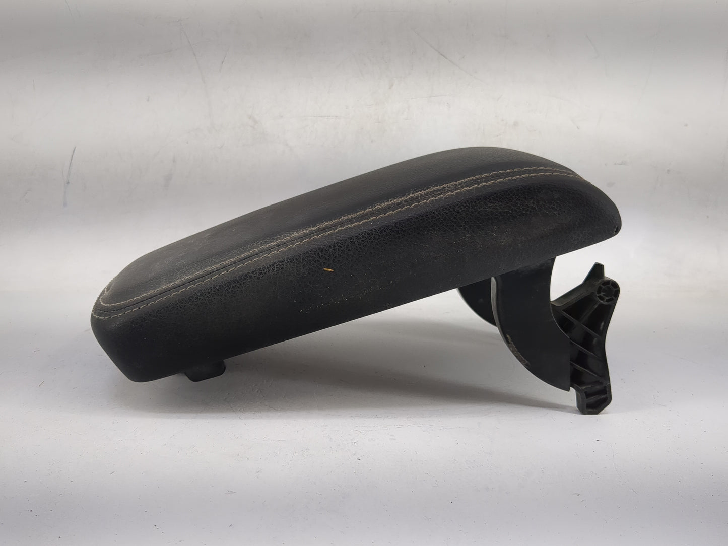 2015 Mercedes-Benz Cla250 Center Console Armrest Cover Lid Fits OEM Used Auto Parts - Oemusedautoparts1.com