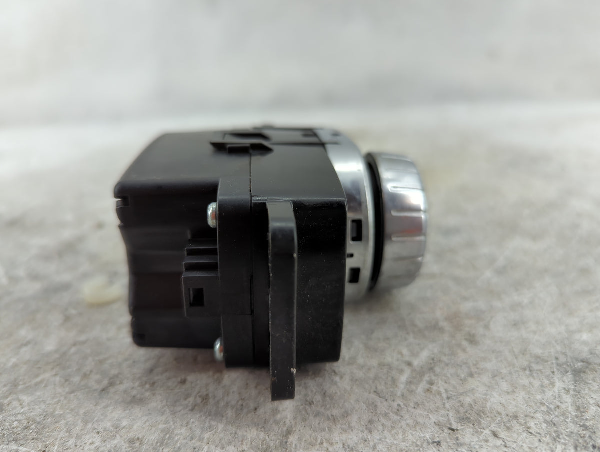 2015 Mercedes-benz Cla250 Radio Control Panel - Oemusedautoparts1.com