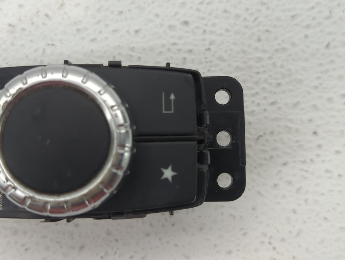 2015-2015 Mercedes-benz Cla250 Am Fm Cd Player Radio Receiver 407601 - Oemusedautoparts1.com