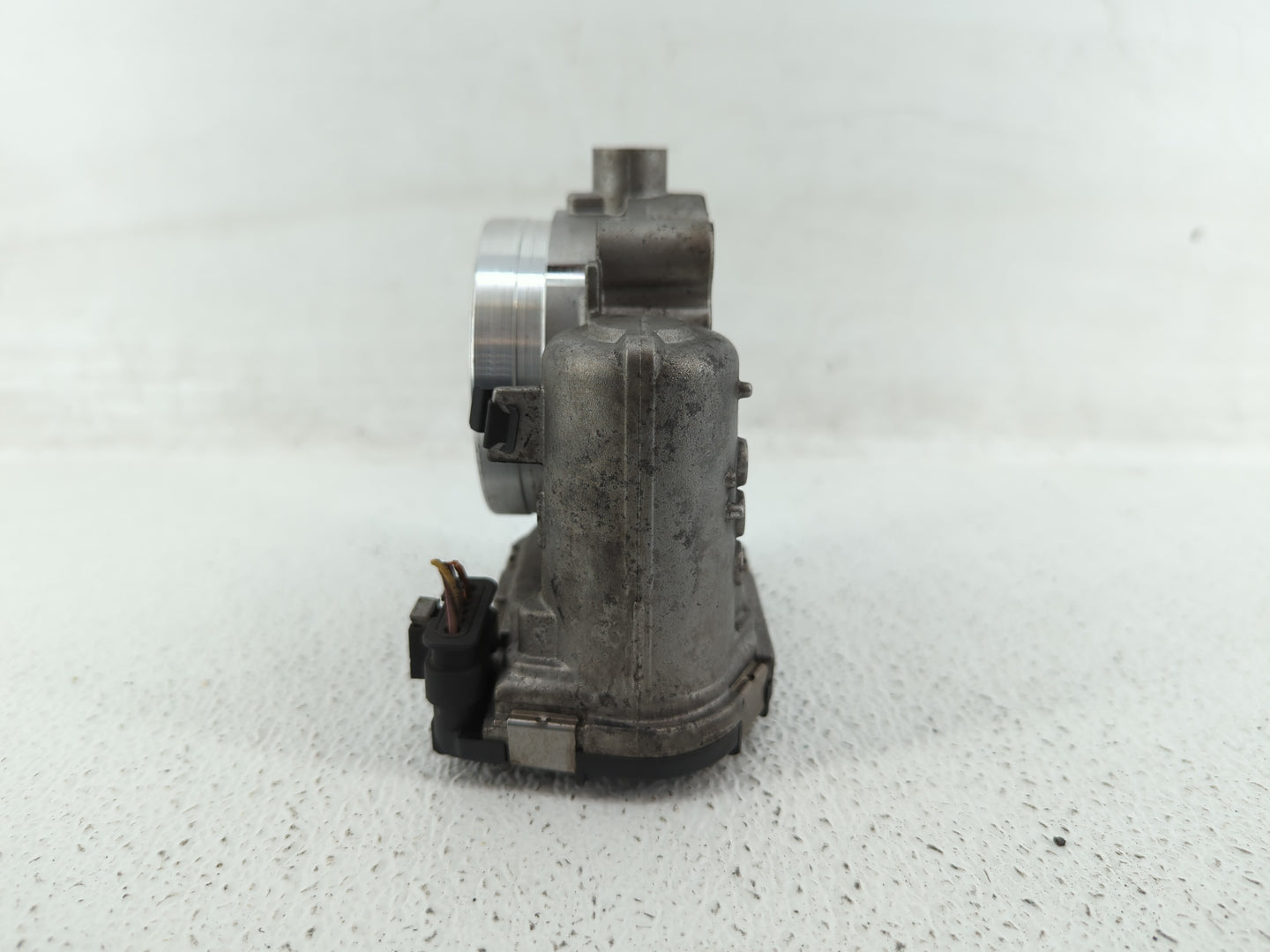 2012-2016 Mercedes-Benz E350 Throttle Body P/N:A 276 141 01 25 2761410125 Fits OEM Used Auto Parts - Oemusedautoparts1.com