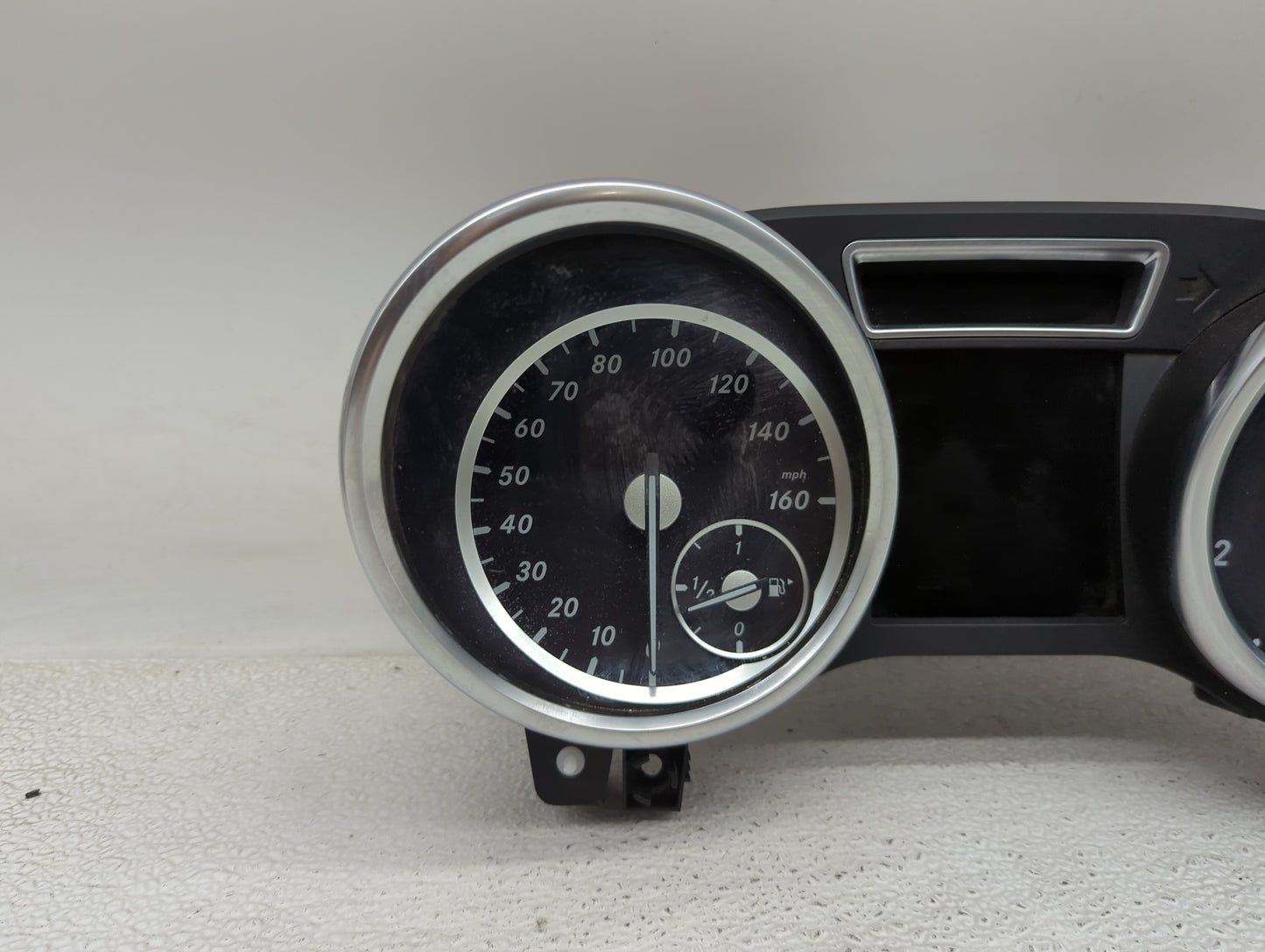 2015 Mercedes-Benz Gl-Class Instrument Cluster Speedometer Gauges P/N:A1669007813 0263683304, A1669014002 Miles:166K Fits OE