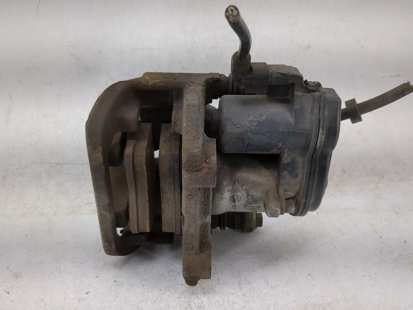 Mercedes-benz Gl-class Rear Driver Left Brake Caliper - Oemusedautoparts1.com
