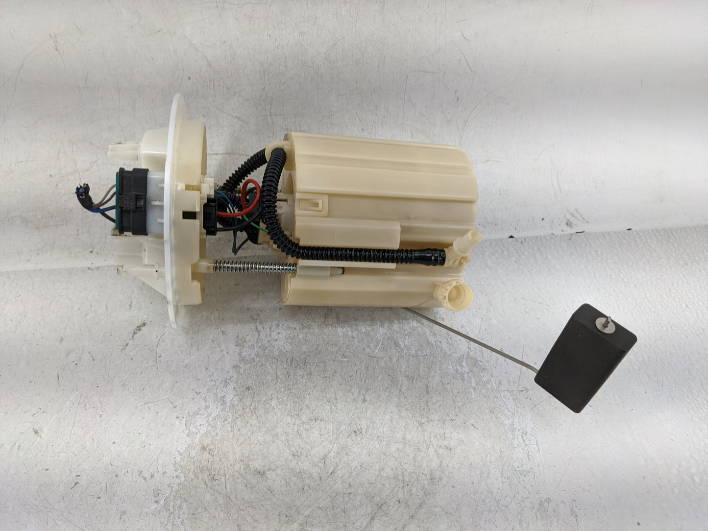 2015-2016 Mercedes-benz Gl350 Electrical Gas Fuel Pump Assembly - Oemusedautoparts1.com