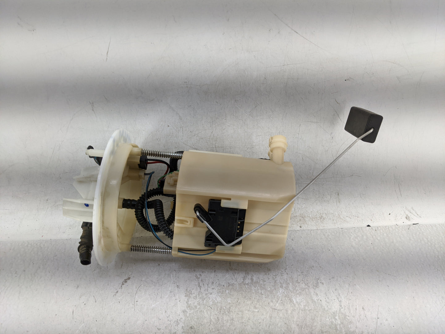 2015-2016 Mercedes-benz Gl350 Electrical Gas Fuel Pump Assembly - Oemusedautoparts1.com