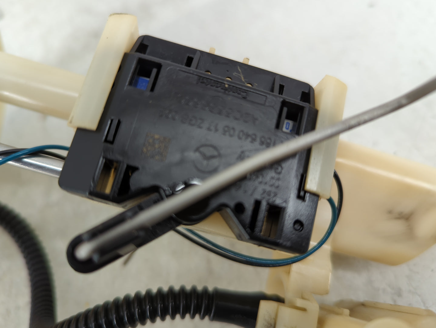 2015-2016 Mercedes-benz Gl350 Electrical Gas Fuel Pump Assembly - Oemusedautoparts1.com