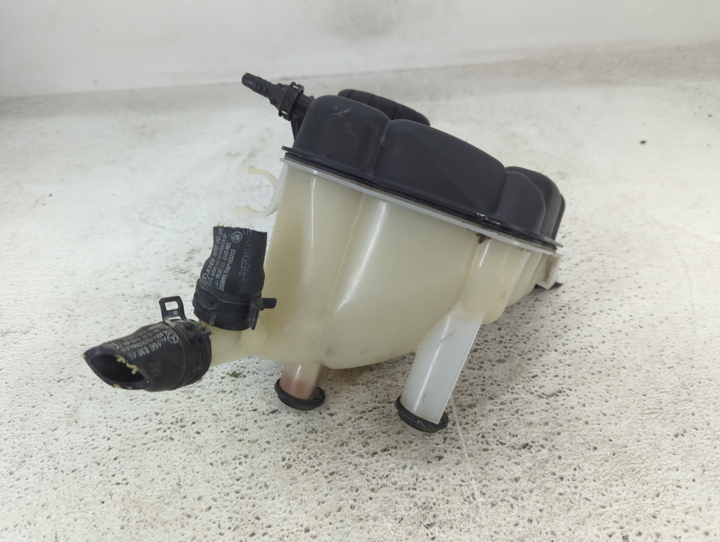 2013 Mercedes-benz Gl350 Radiator Coolant Overflow Expansion Tank Bottle - Oemusedautoparts1.com