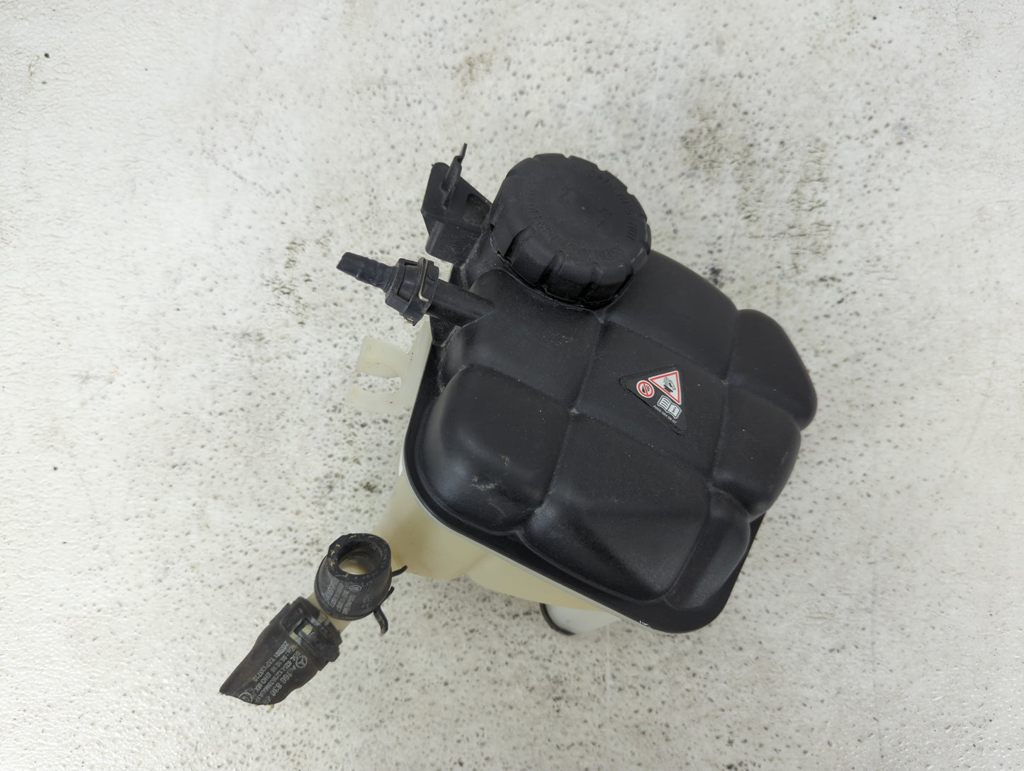 2013 Mercedes-benz Gl350 Radiator Coolant Overflow Expansion Tank Bottle - Oemusedautoparts1.com