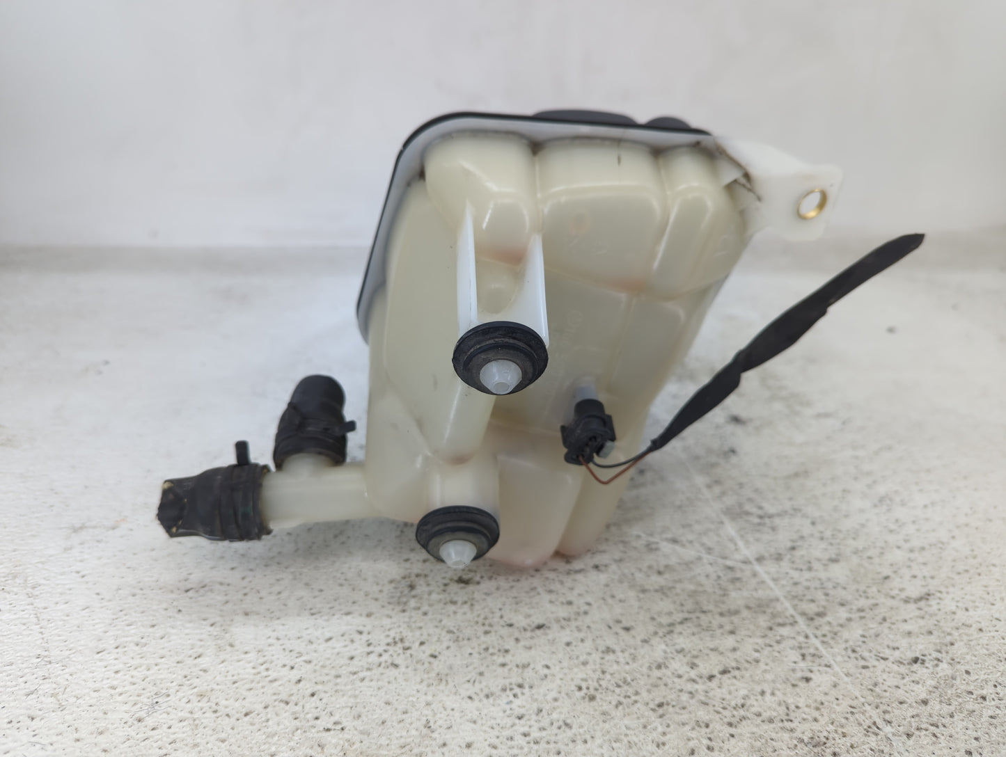 2013 Mercedes-benz Gl350 Radiator Coolant Overflow Expansion Tank Bottle - Oemusedautoparts1.com