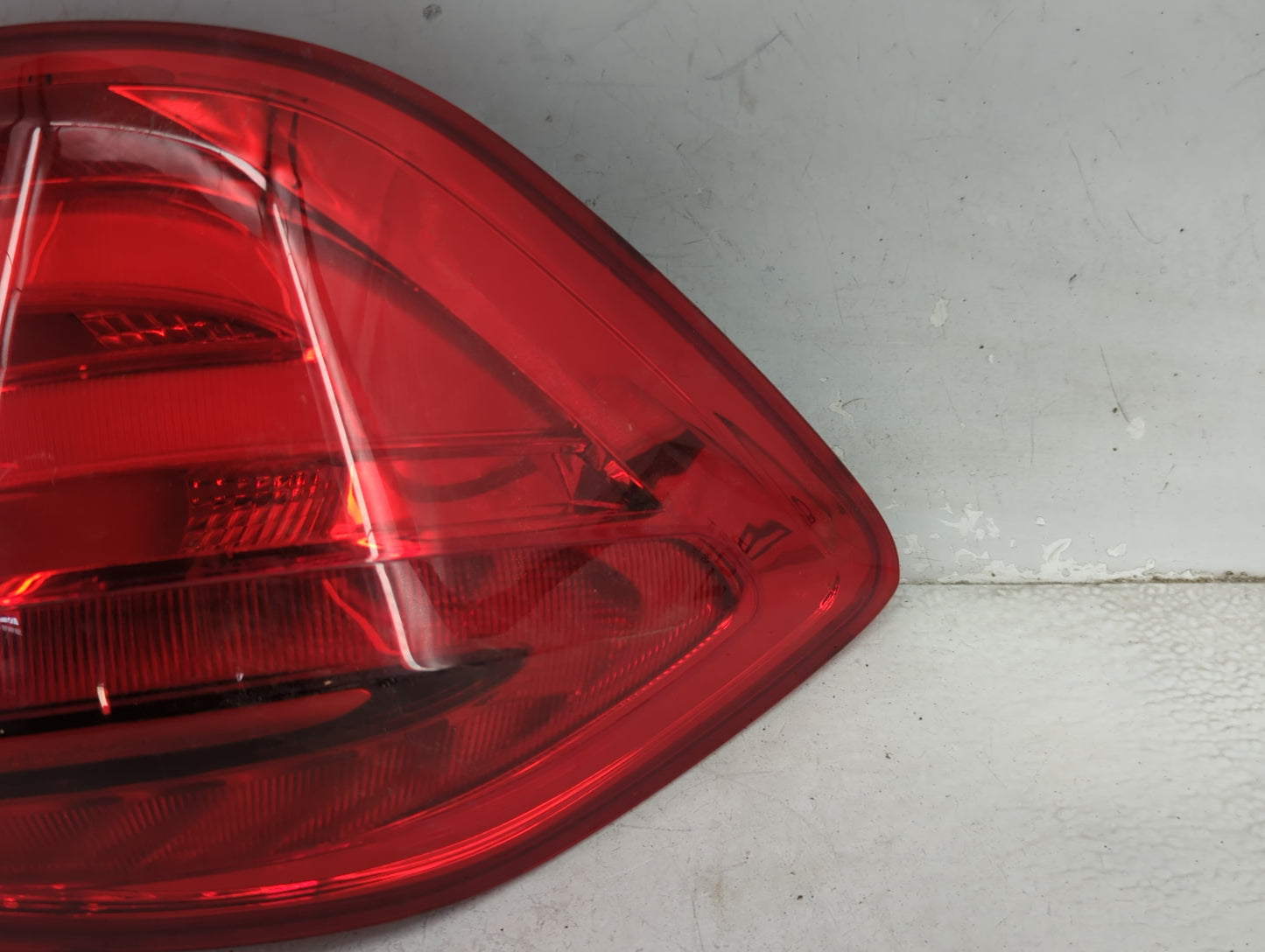 2013-2016 Mercedes-Benz Gl550 Tail Light Assembly Driver Left OEM P/N:A 166 906 75 01 A 166 906 75 Fits Fits 2013 2014 2015 
