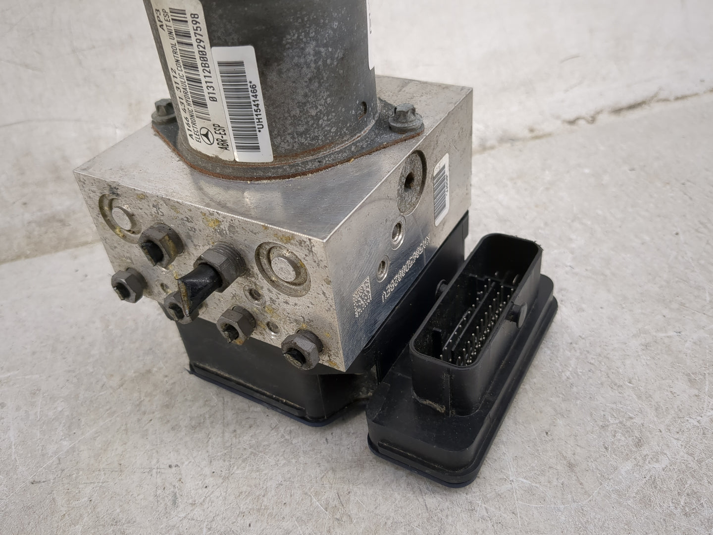 2014-2015 Mercedes-Benz Gl550 ABS Pump Control Module Replacement P/N:A166 431 3112 Fits Fits 2014 2015 OEM Used Auto Parts 