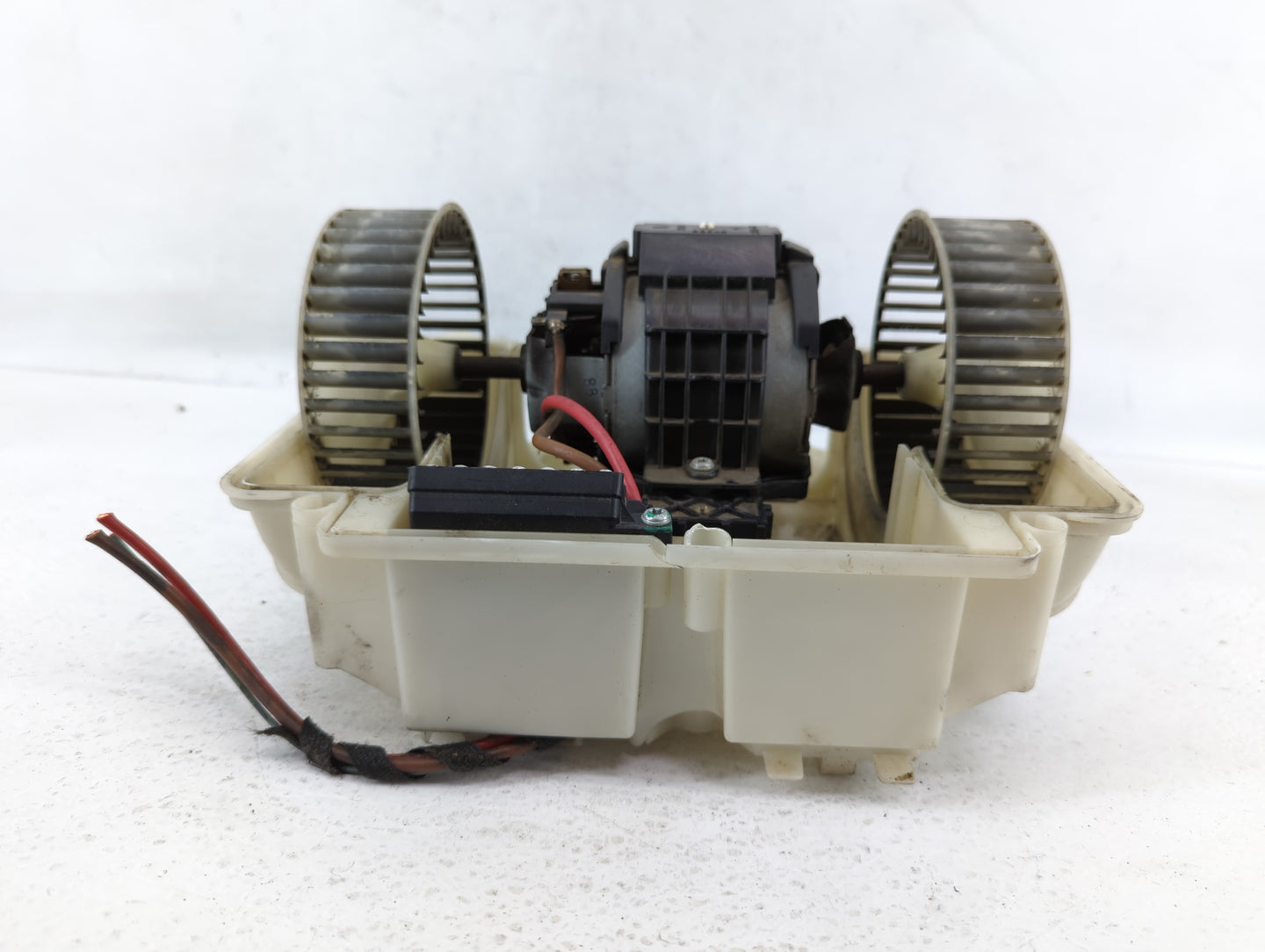 2015 Mercedes-Benz Gl550 Rear Heater AC Blower Motor P/N:94.03401 Fits Fits 2016 2017 2018 2019 2020 2021 2022 OEM Used Auto