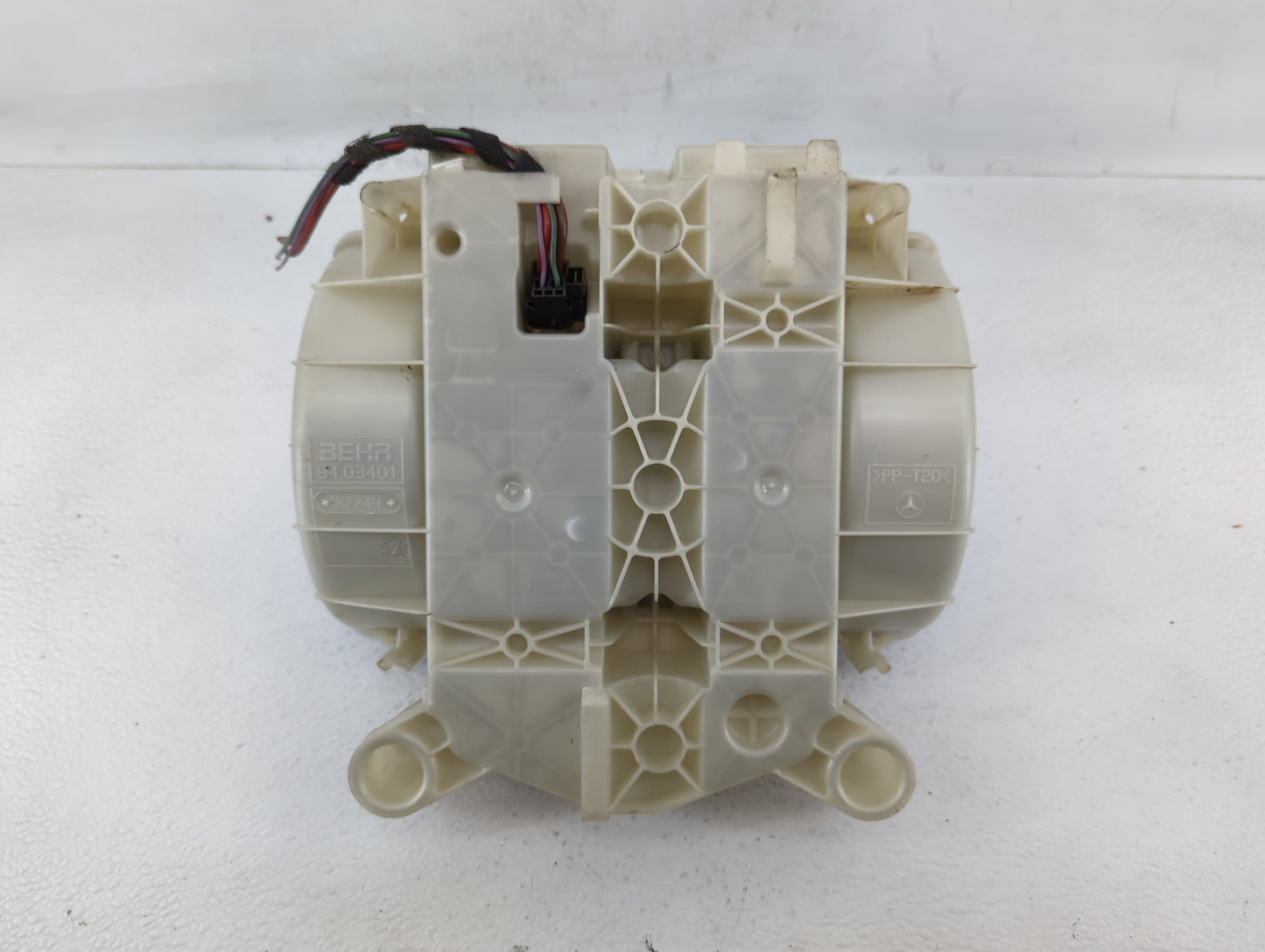 2015 Mercedes-Benz Gl550 Rear Heater AC Blower Motor P/N:94.03401 Fits Fits 2016 2017 2018 2019 2020 2021 2022 OEM Used Auto