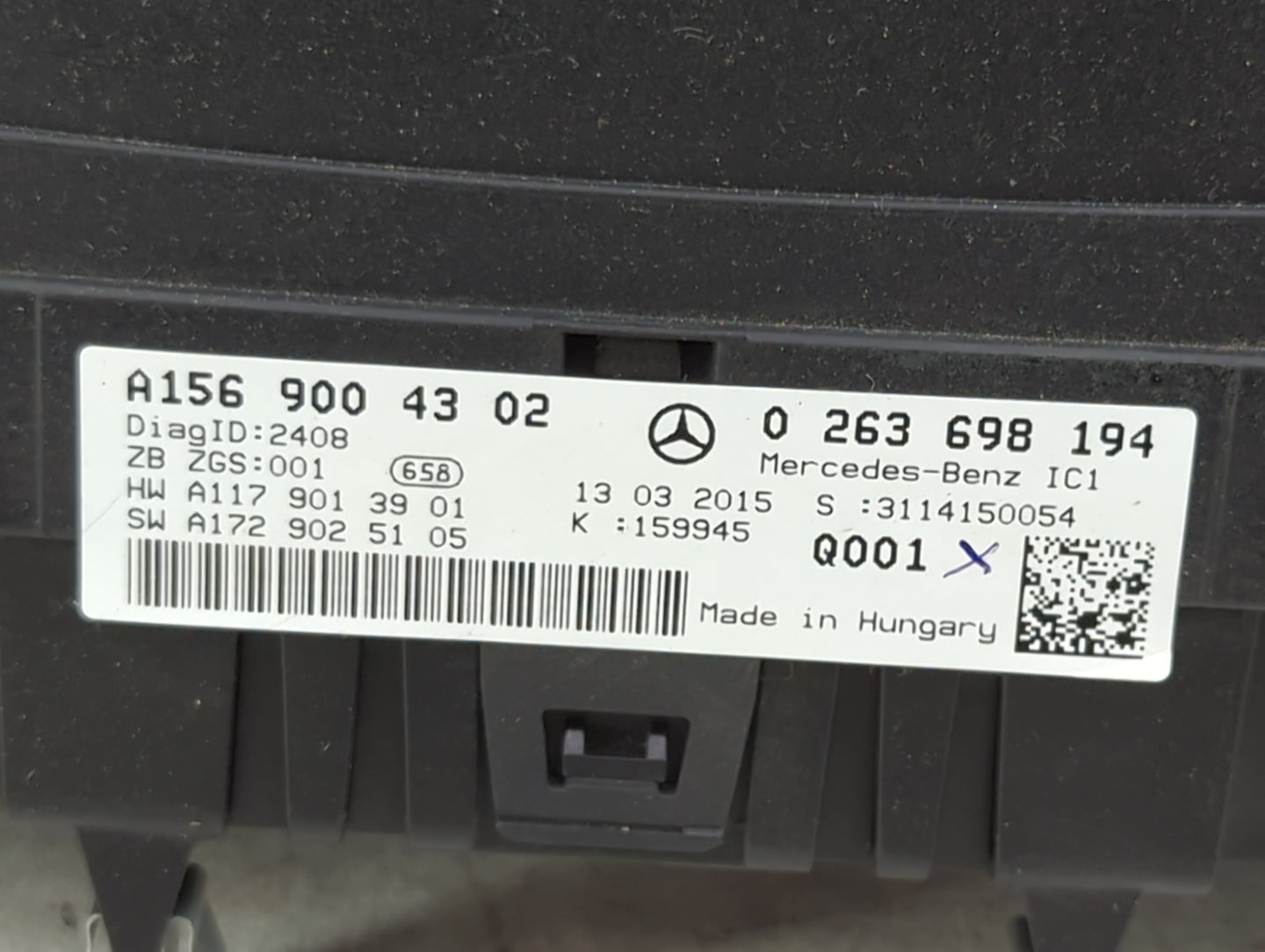 2015 Mercedes-Benz Gla-Class Instrument Cluster Speedometer Gauges P/N:A1569004302 0263698194 Miles:104K Fits Fits 2016 OEM 