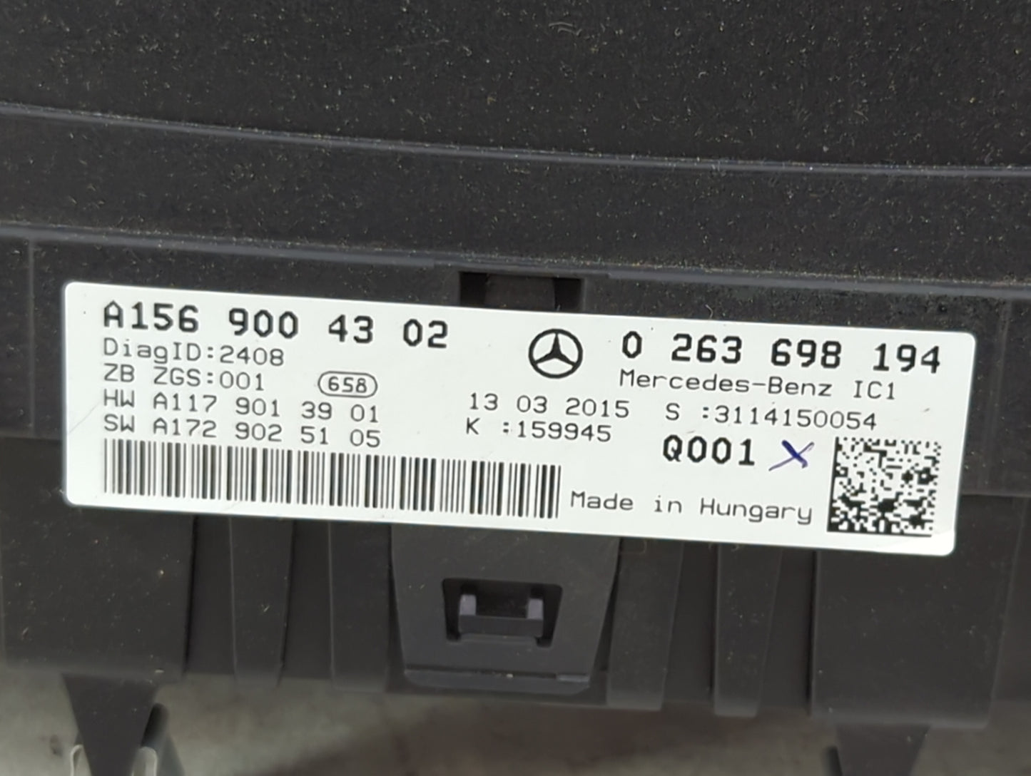 2015 Mercedes-Benz Gla-Class Instrument Cluster Speedometer Gauges P/N:A1569004302 0263698194 Miles:104K Fits Fits 2016 OEM 