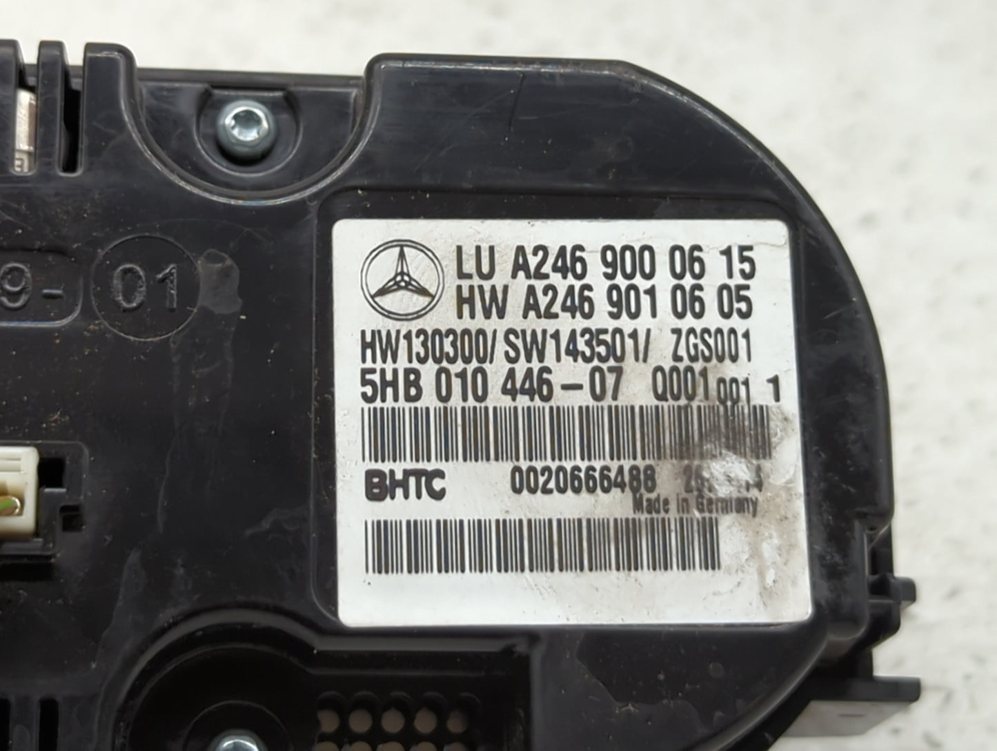2015-2016 Mercedes-Benz Gla250 Climate Control Module Temperature AC/Heater Replacement P/N:A246 900 06 15 Fits OEM Used Aut