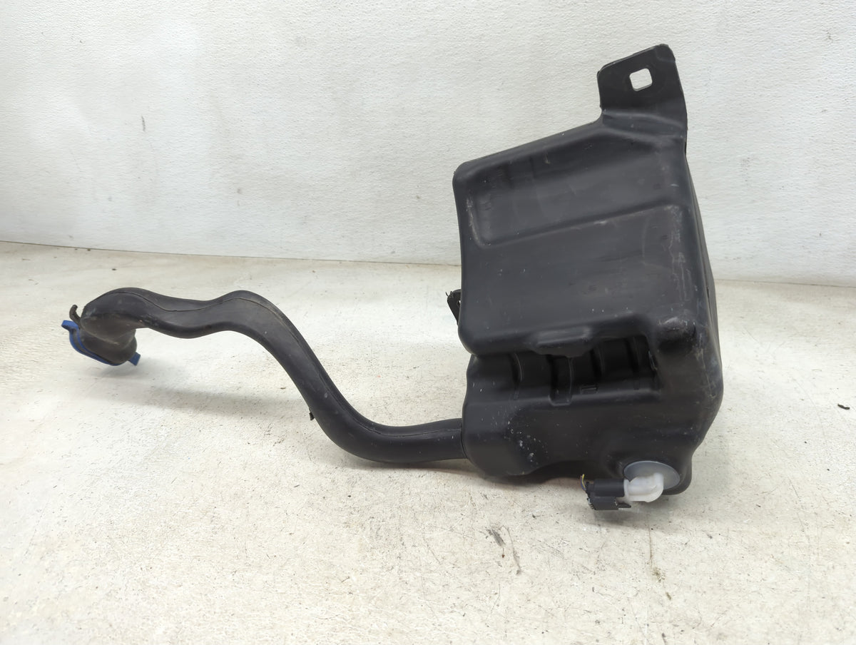 2015 Mercedes-benz Gla250 Windshield Washer Fluid Reservoir Bottle Oem - Oemusedautoparts1.com