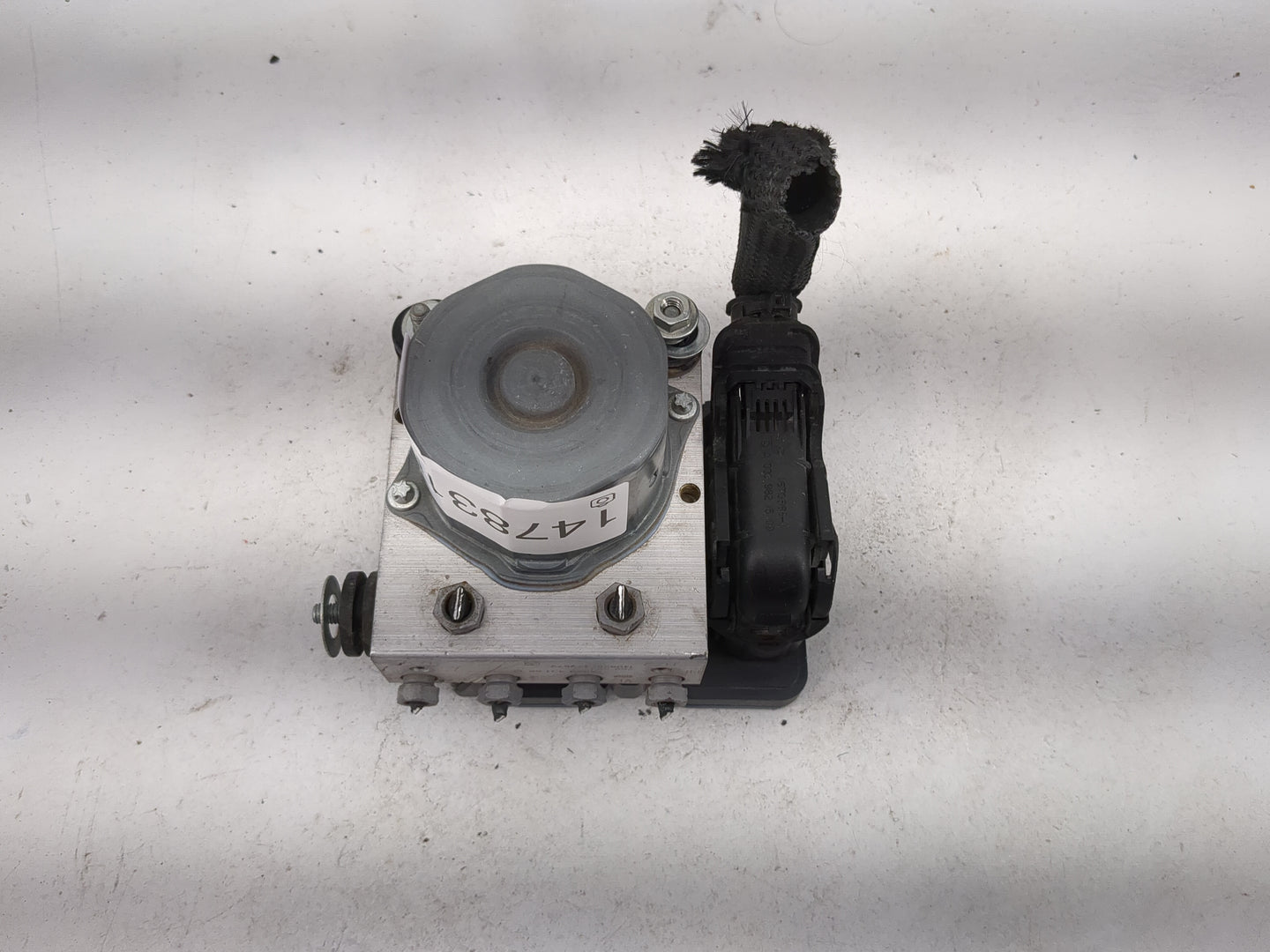 2015 Mercedes-Benz Gla250 ABS Pump Control Module Replacement P/N:A0094316812 0265249586, 0265951469 Fits OEM Used Auto Part