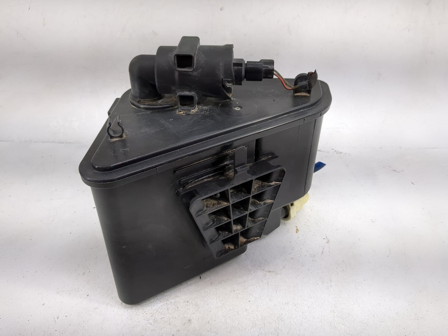 2015 Mercedes-benz Gla250 Fuel Vapor Charcoal Canister - Oemusedautoparts1.com