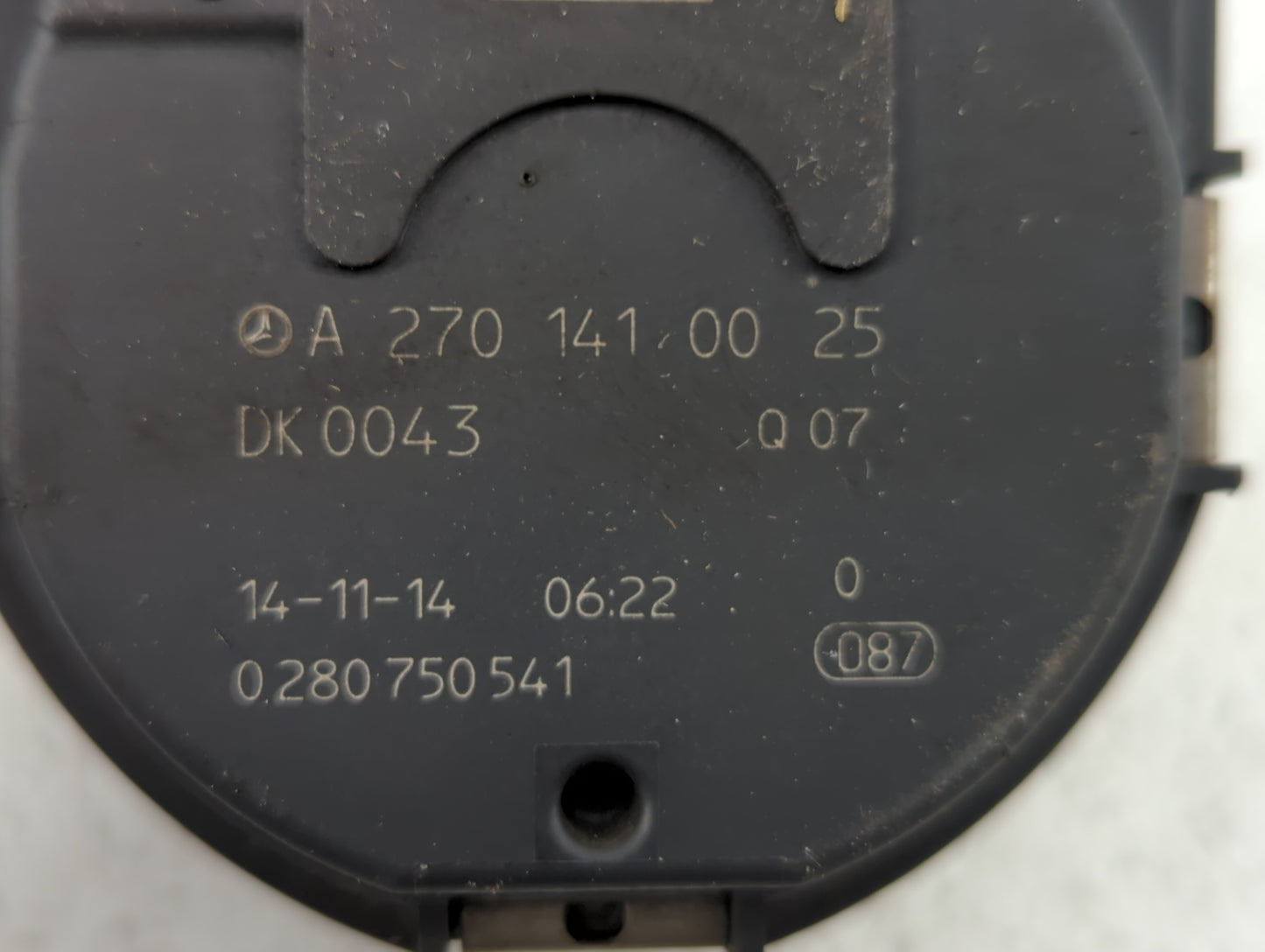 2015-2020 Mercedes-Benz Gla250 Throttle Body P/N:A 270 141 00 25 2701410025 Fits Fits 2013 2014 2015 2016 2017 2018 2019 202