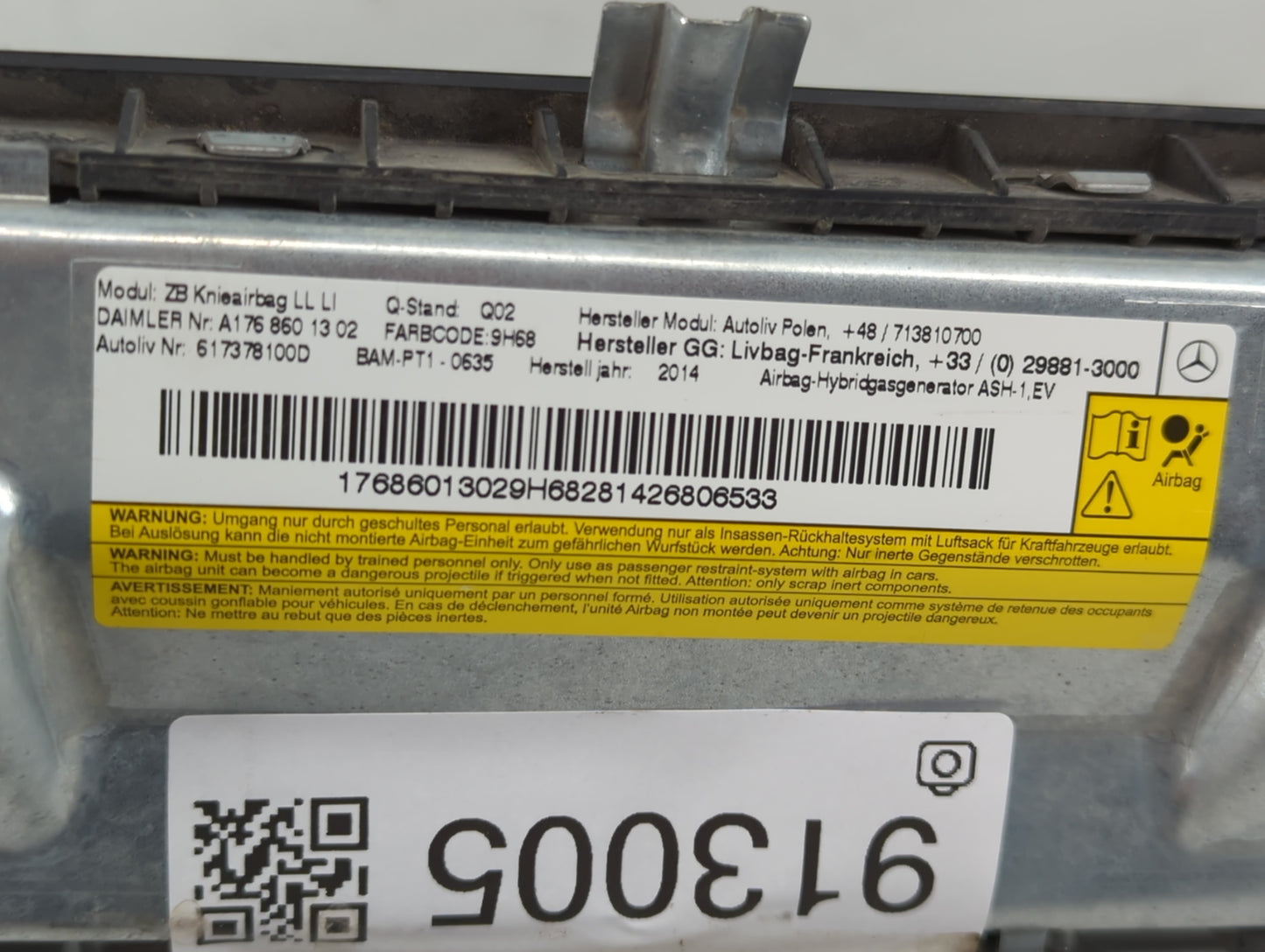2015-2020 Mercedes-Benz Gla250 Air Bag Driver Left Knee OEM P/N:A 176 860 13 02 Fits Fits 2014 2015 2016 2017 2018 2019 2020