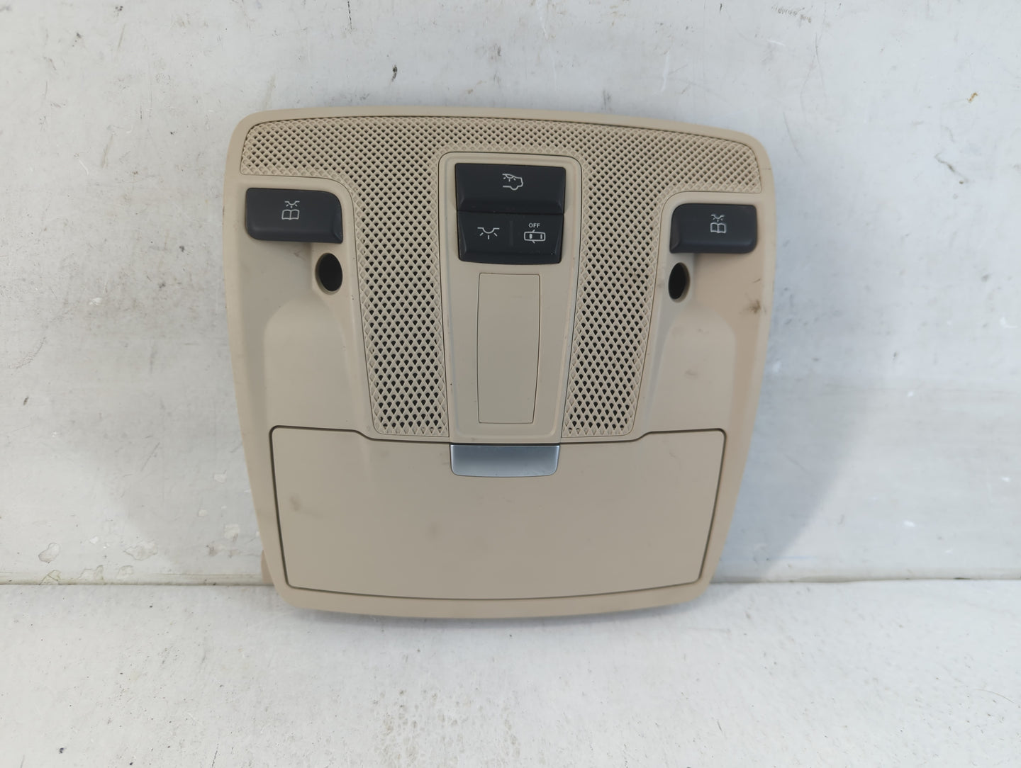 2015 Mercedes-benz Gla250 Overhead Roof Console - Oemusedautoparts1.com
