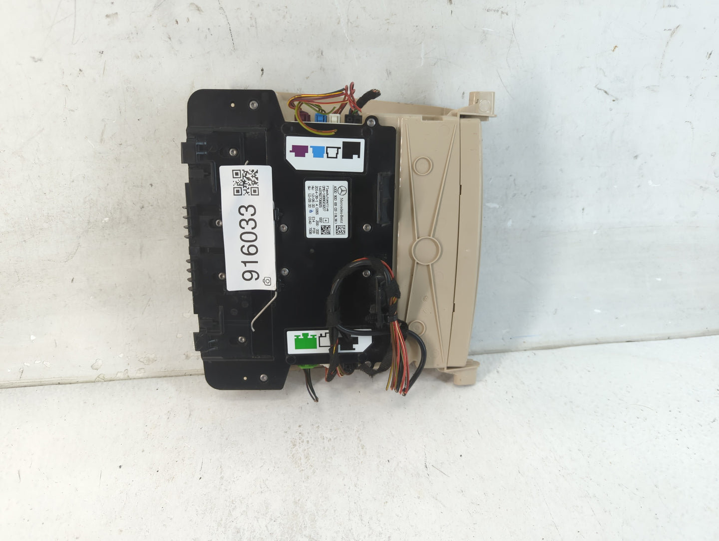 2015 Mercedes-benz Gla250 Overhead Roof Console - Oemusedautoparts1.com
