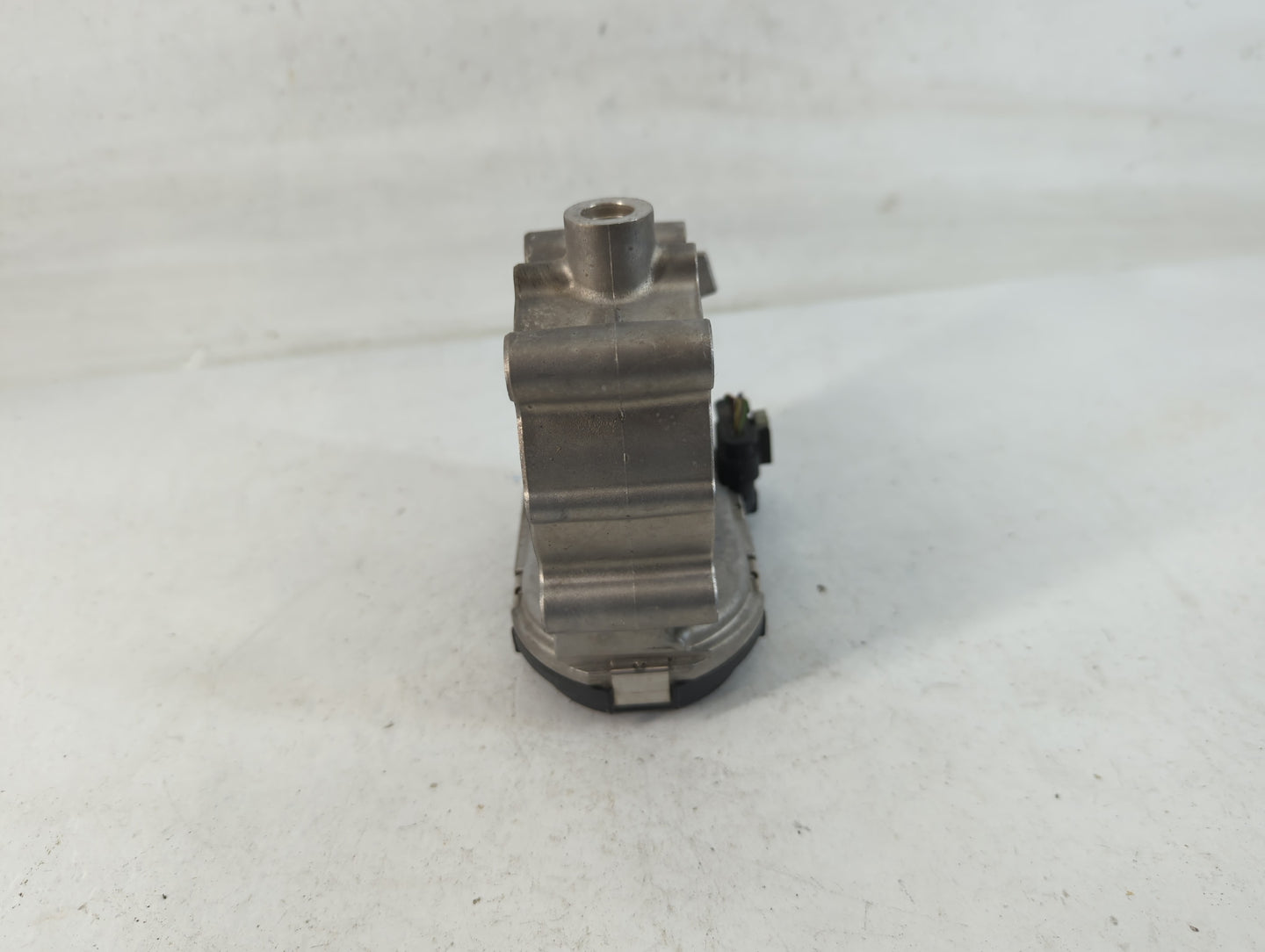 2016-2019 Mercedes-Benz Glc300 Throttle Body P/N:DK 0043 A 270 141 00 25 Fits Fits 2013 2014 2015 2016 2017 2018 2019 2020 2