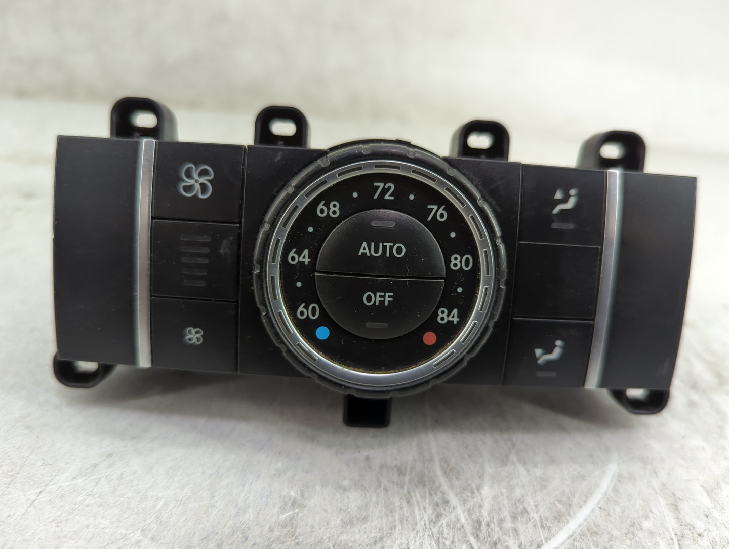 2015 Mercedes-Benz Glclas Climate Control Module Temperature AC/Heater Replacement P/N:1669001405 1668207410 Fits OEM Used A