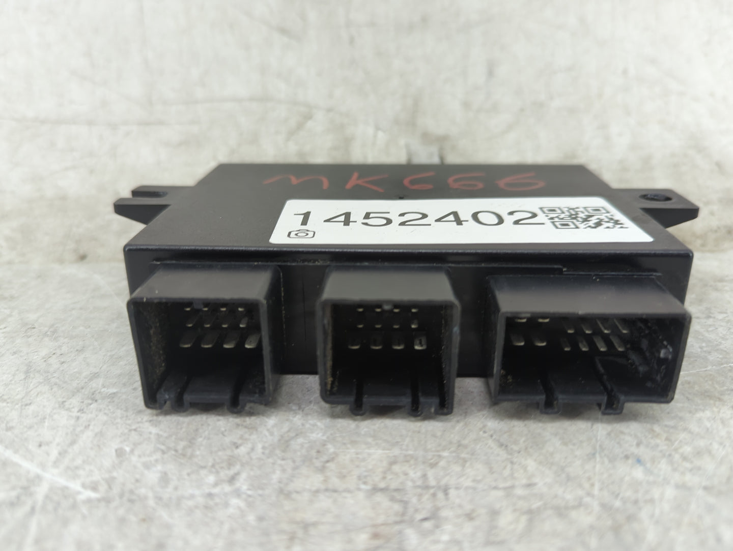 2012-2015 Mercedes-benz Ml350 Towing Control Module - Oemusedautoparts1.com