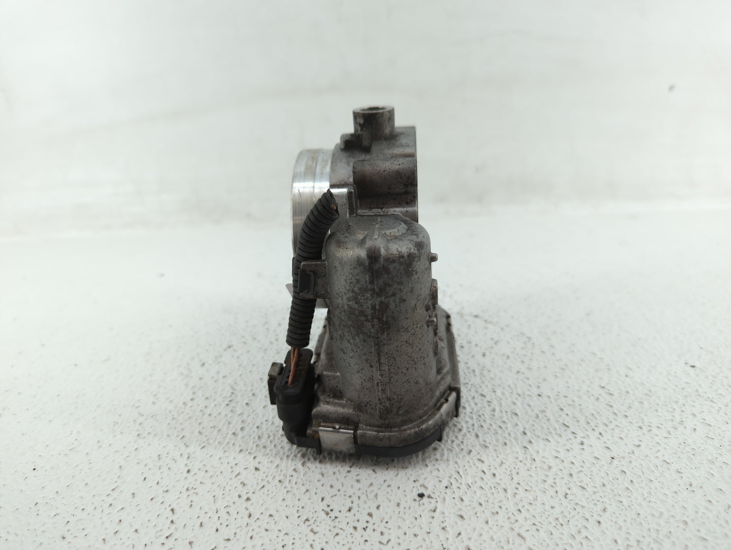 2012-2015 Mercedes-Benz Ml350 Throttle Body P/N:A 276 141 01 25 2761410125 Fits OEM Used Auto Parts - Oemusedautoparts1.com