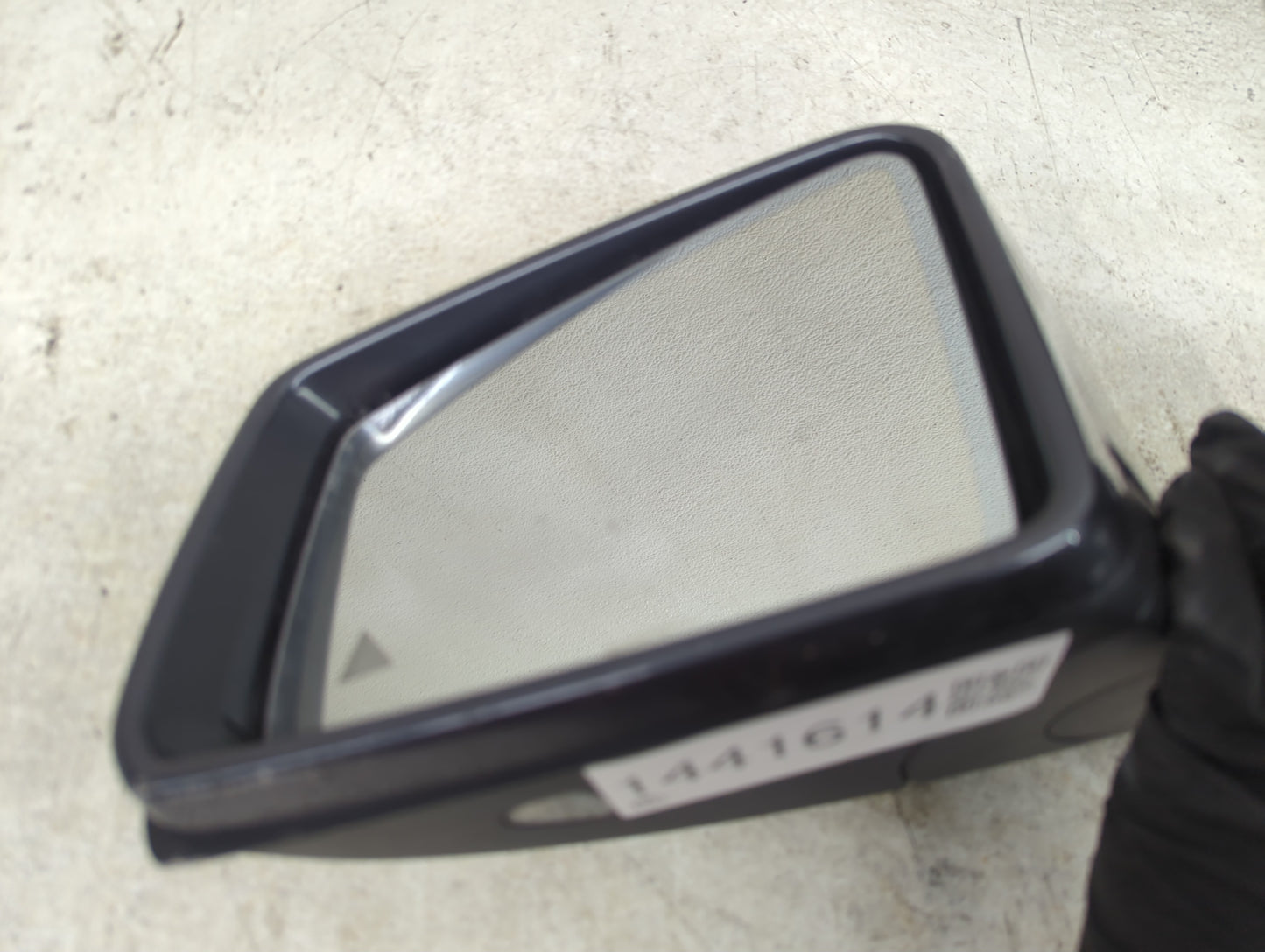 2015 Mercedes C-Class Driver Side View Mirror - Left Door Mirror OEM Used - Oemusedautoparts1.com