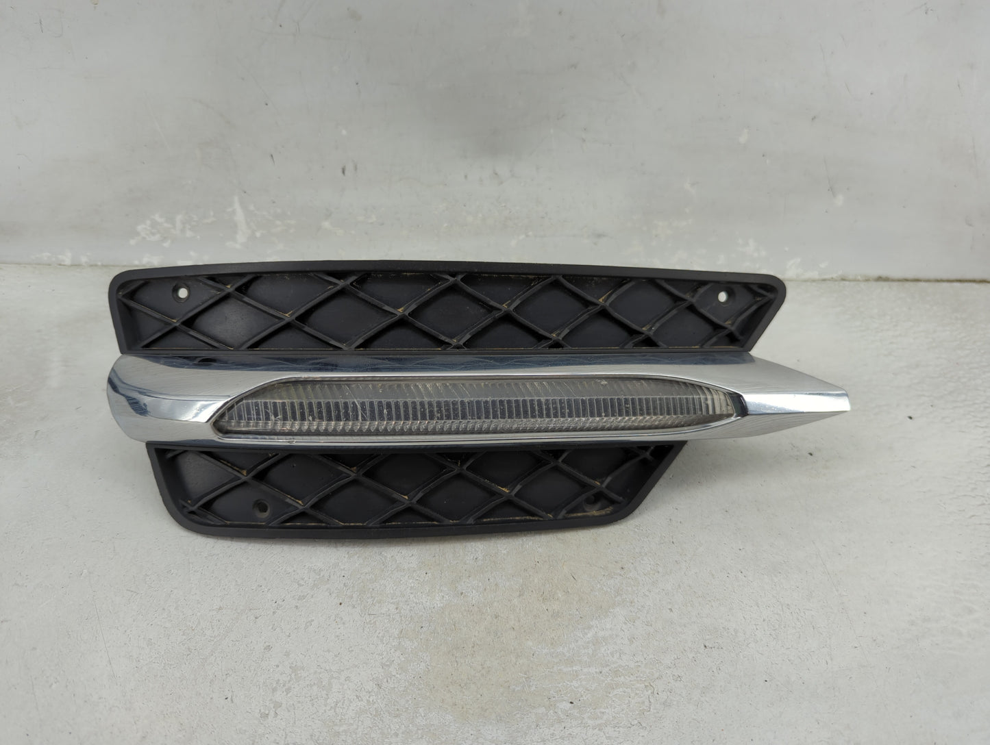 Mercedes C-class Passenger Right Oem Front Light Lamp Black - Oemusedautoparts1.com